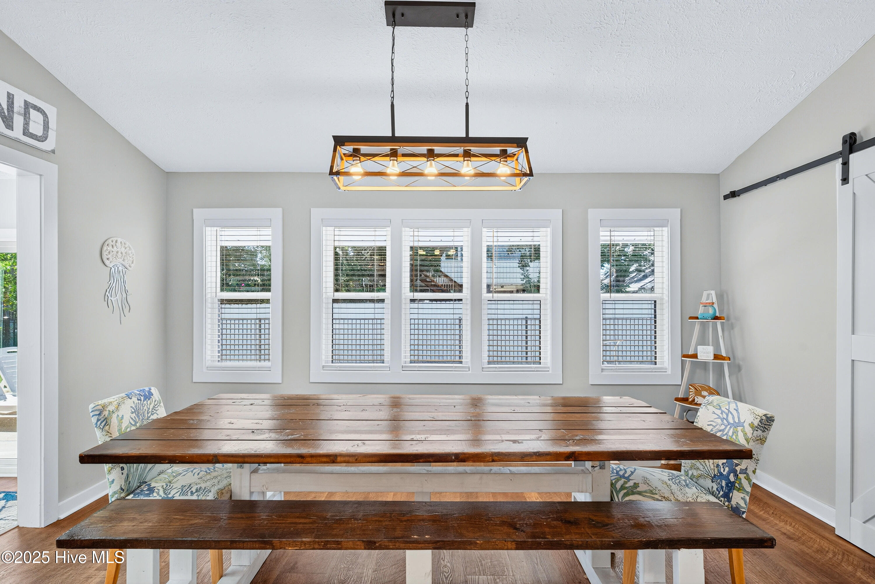 100537887 | Photo 20