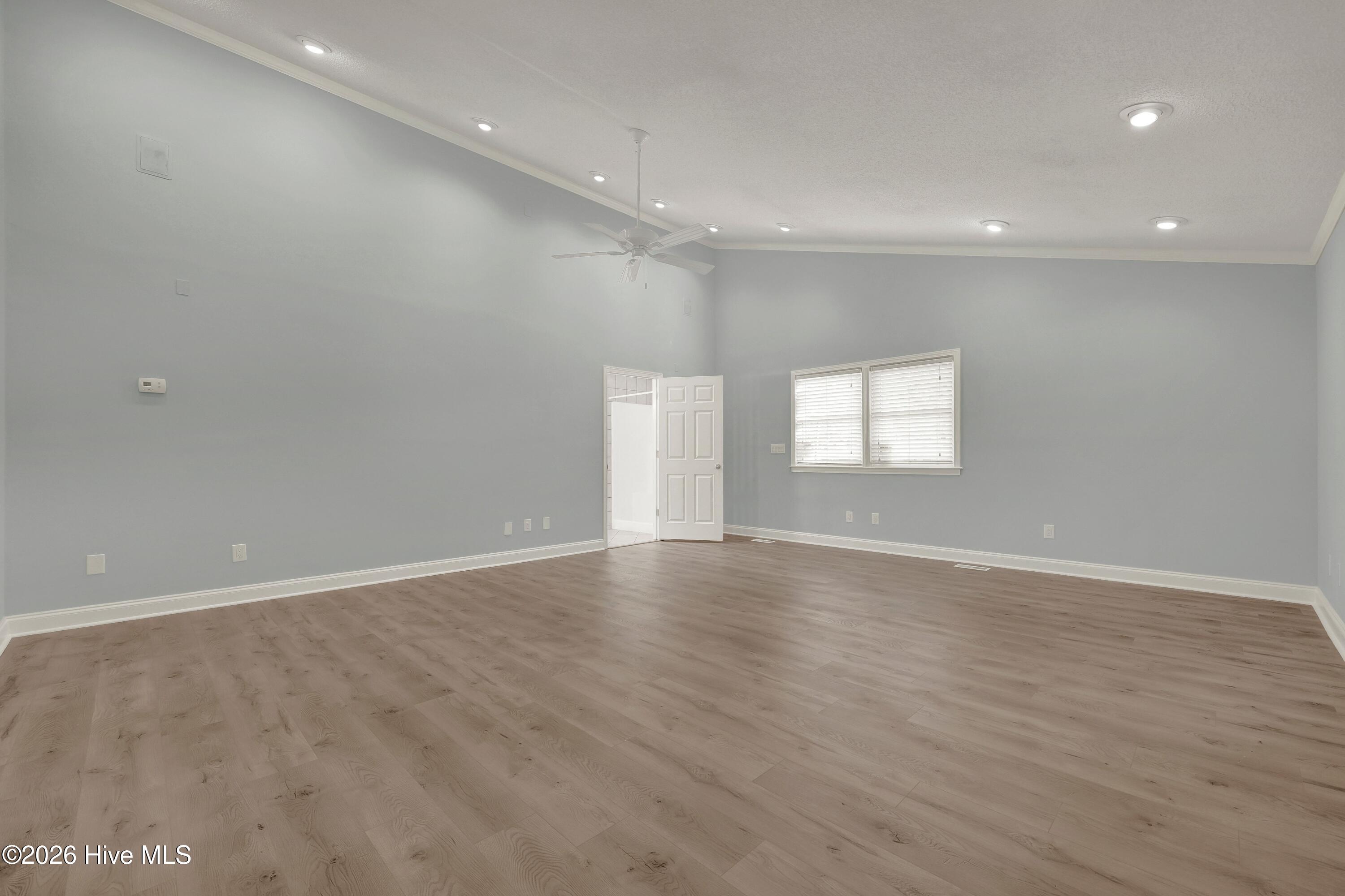 100565144 | Photo 22