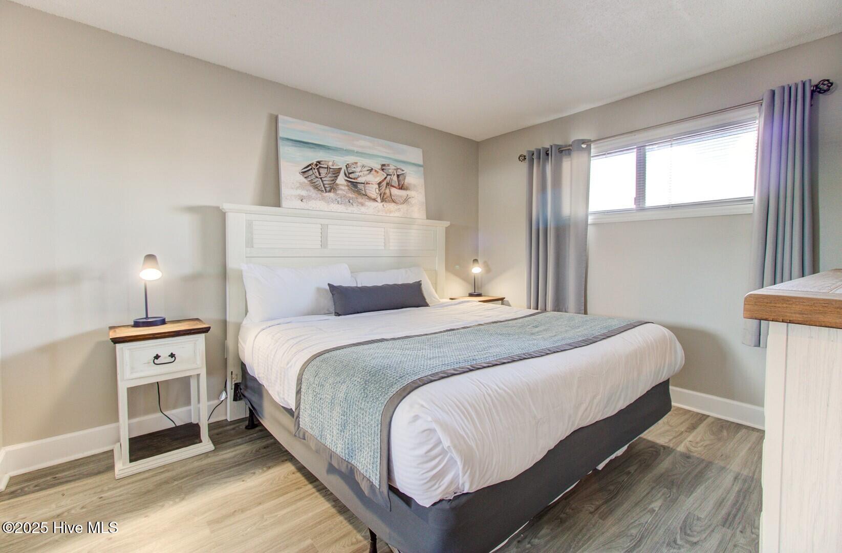 100518070 | Photo 13