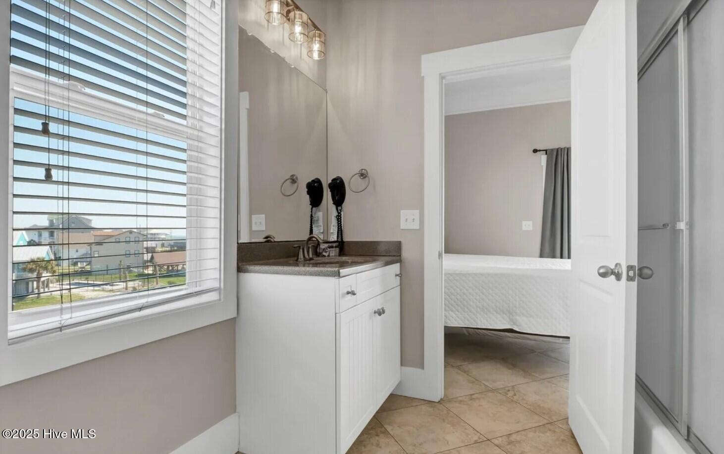 100519019 | Photo 27