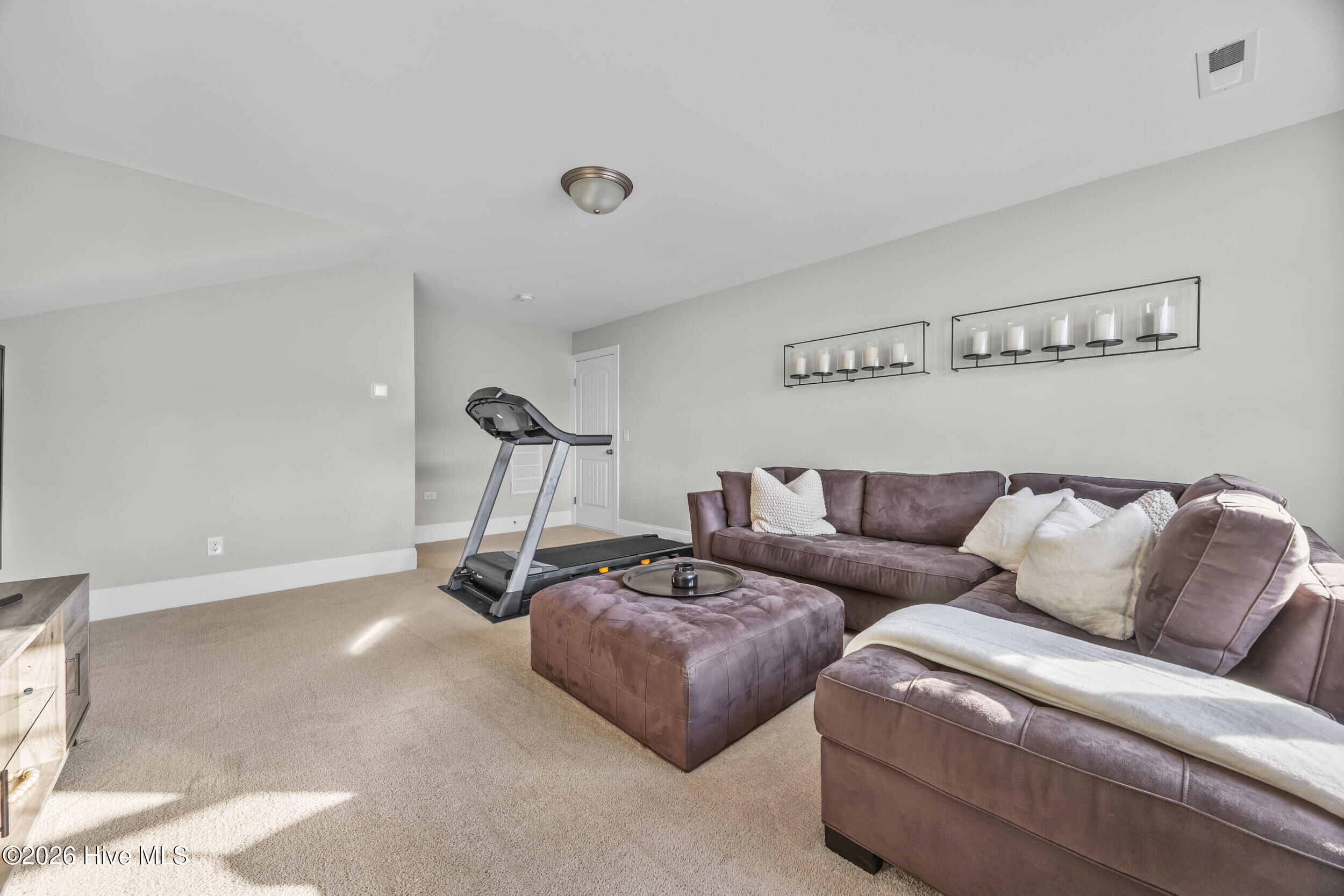 100550953 | Photo 35