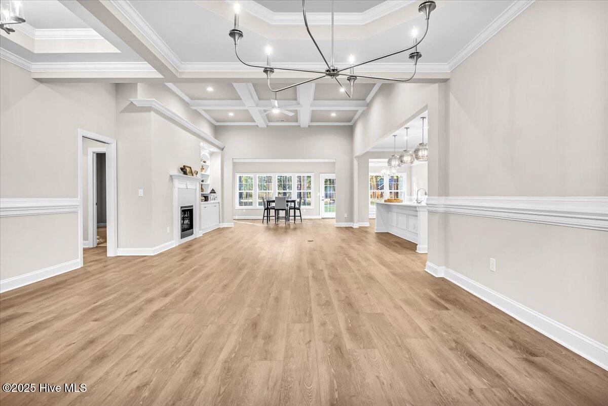 100505838 | Photo 14