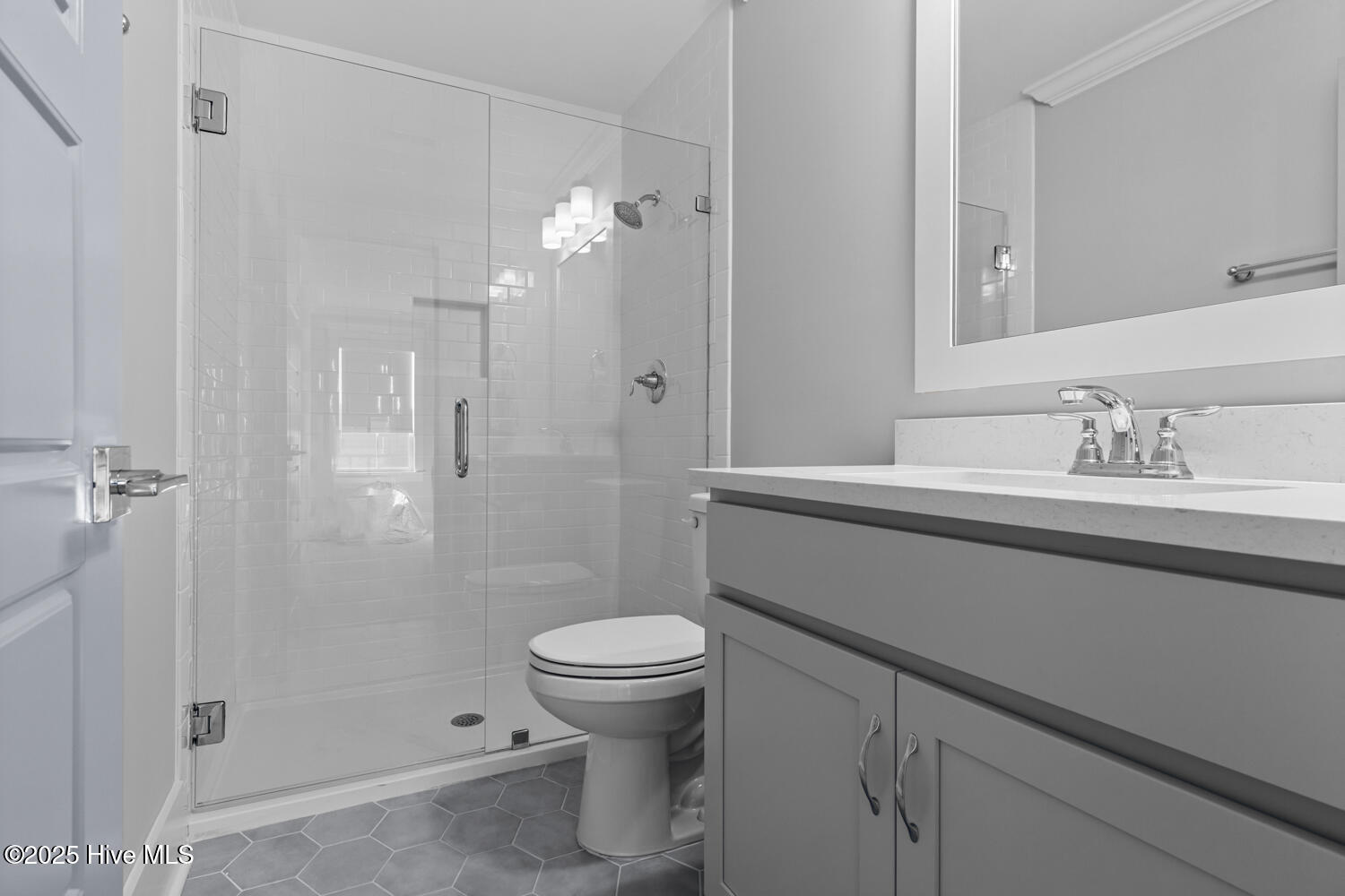 100545197 | Photo 61