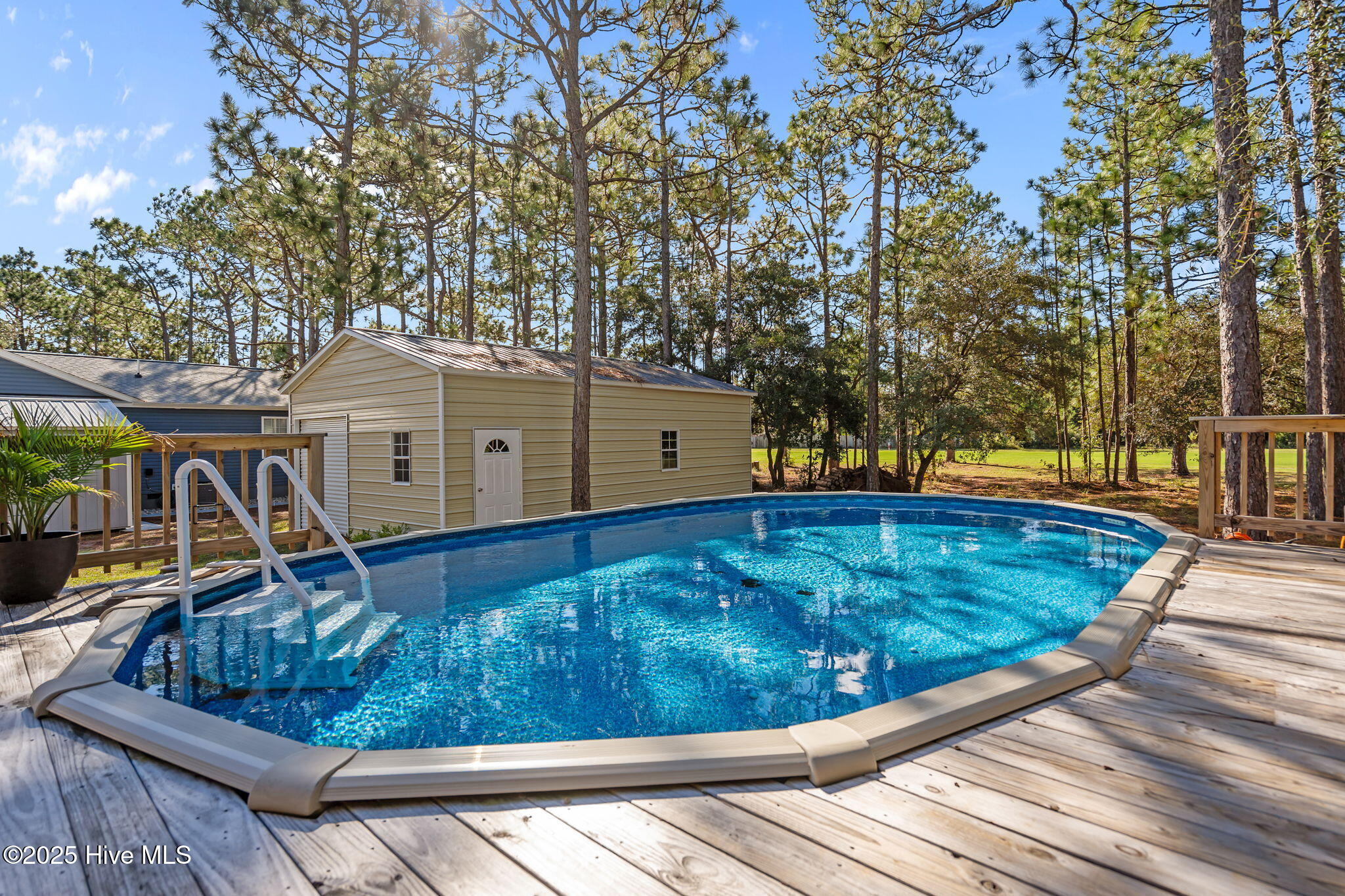 100536417 | Photo 35