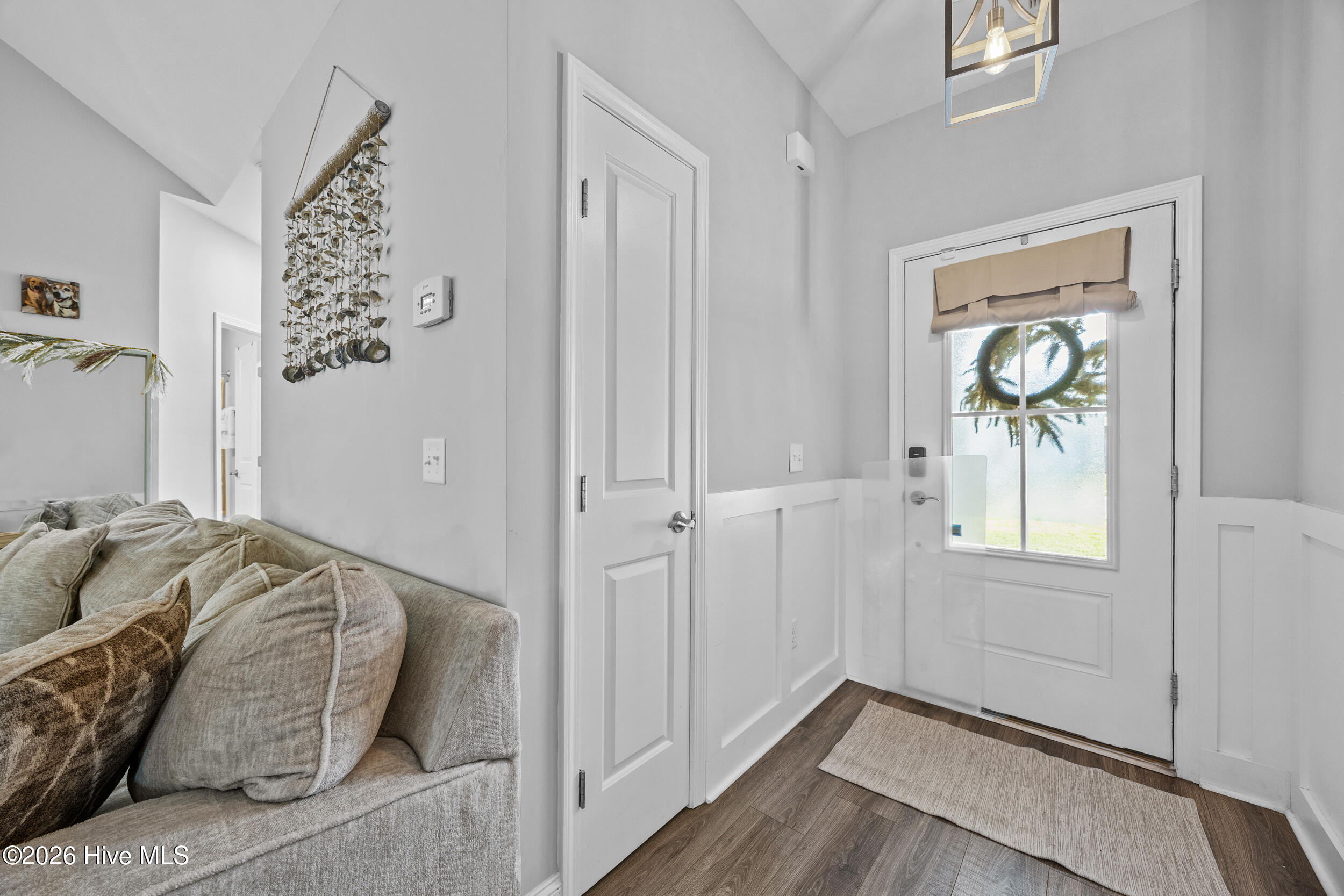 100565874 | Photo 20