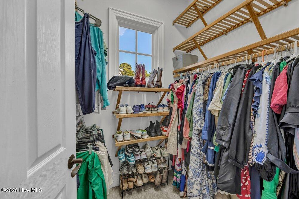 100558006 | Photo 28