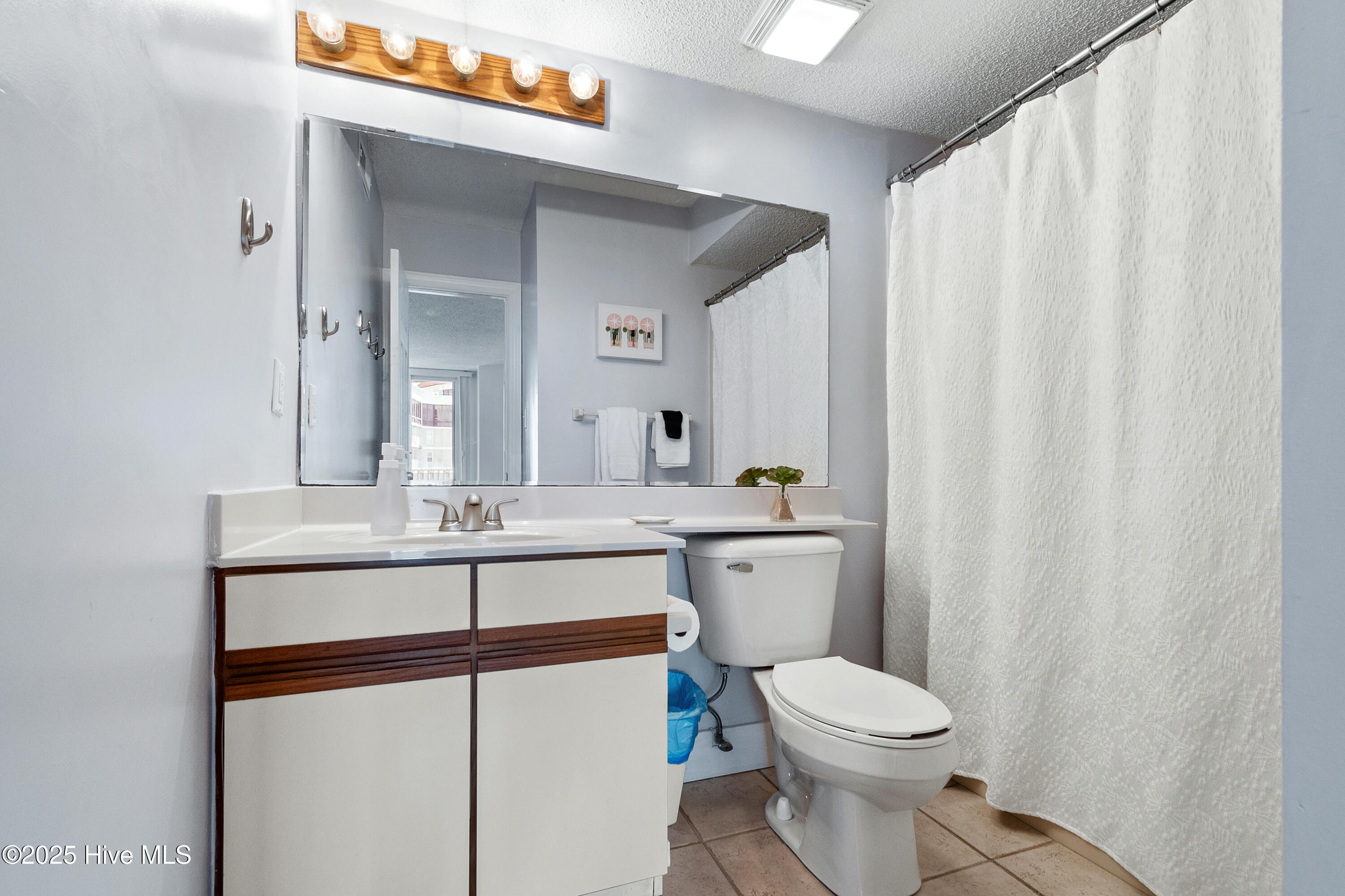 100529644 | Photo 16