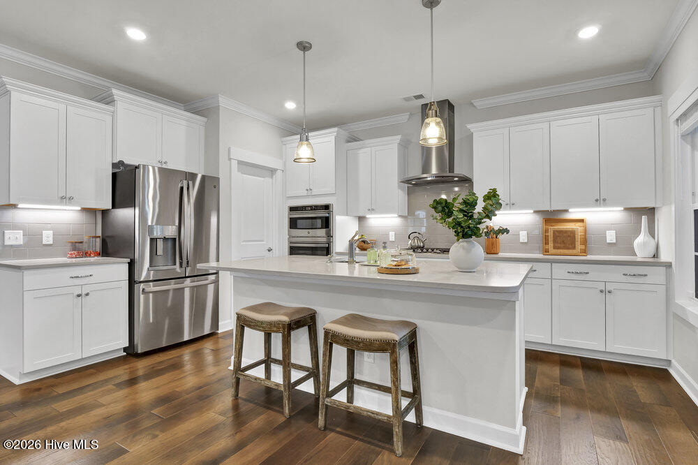 100558129 | Photo 19