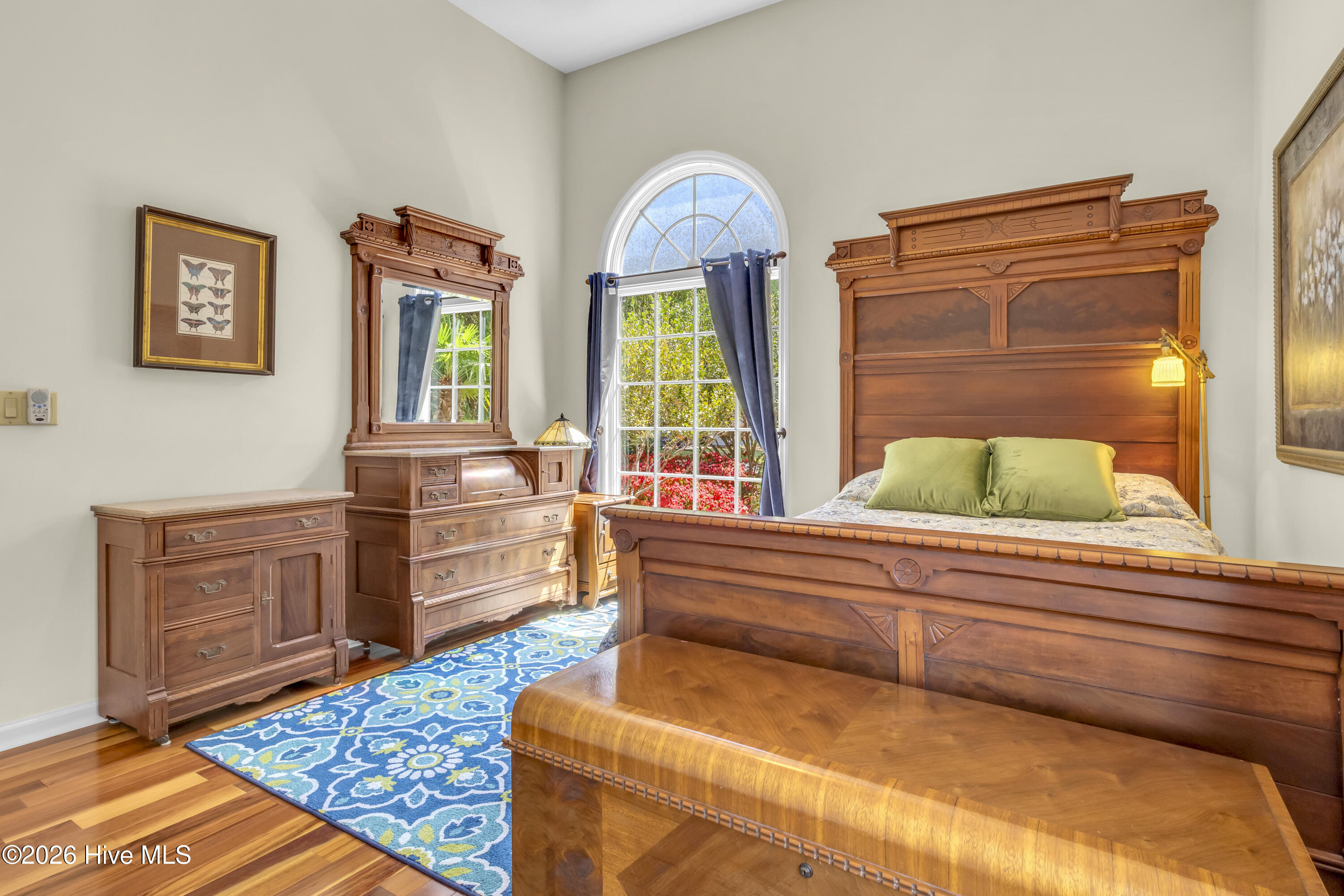 100566160 | Photo 28