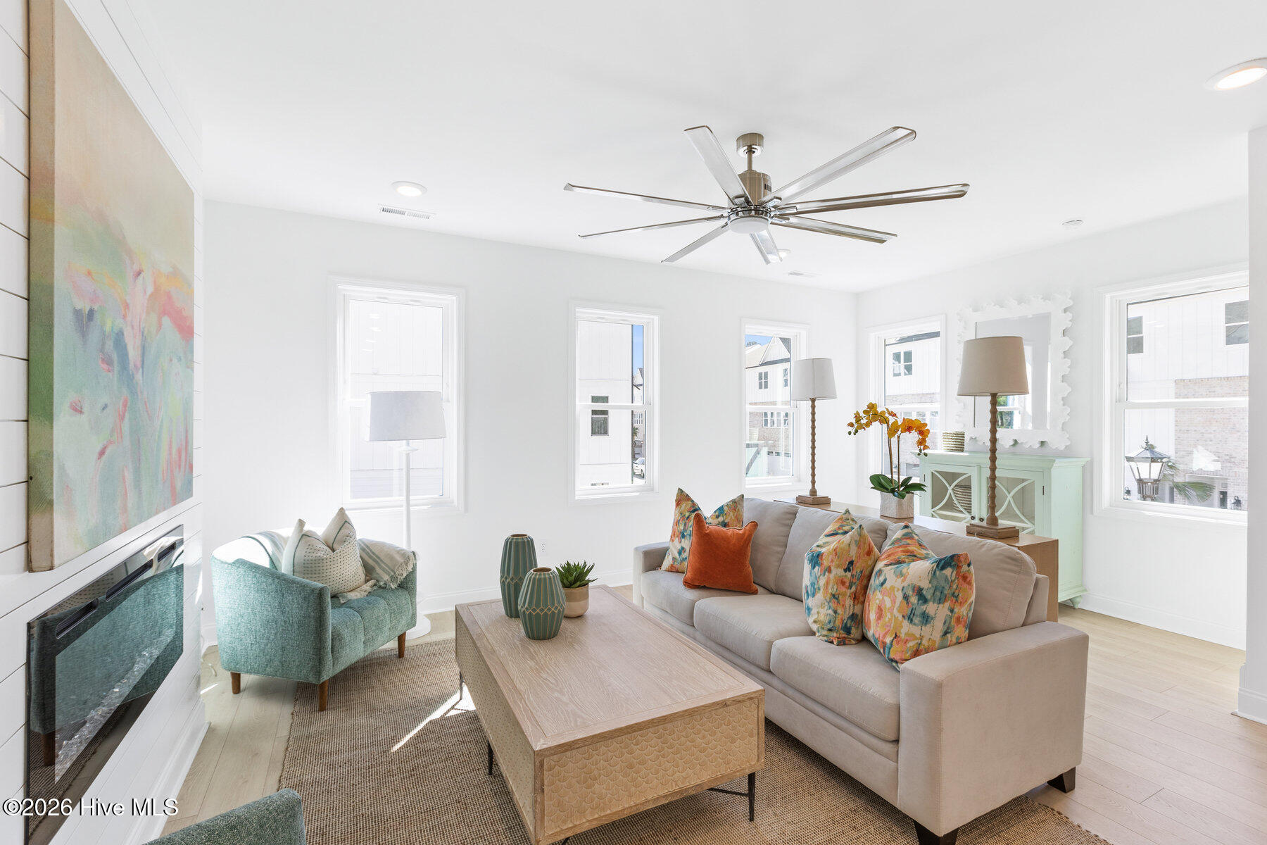 100547482 | Photo 16