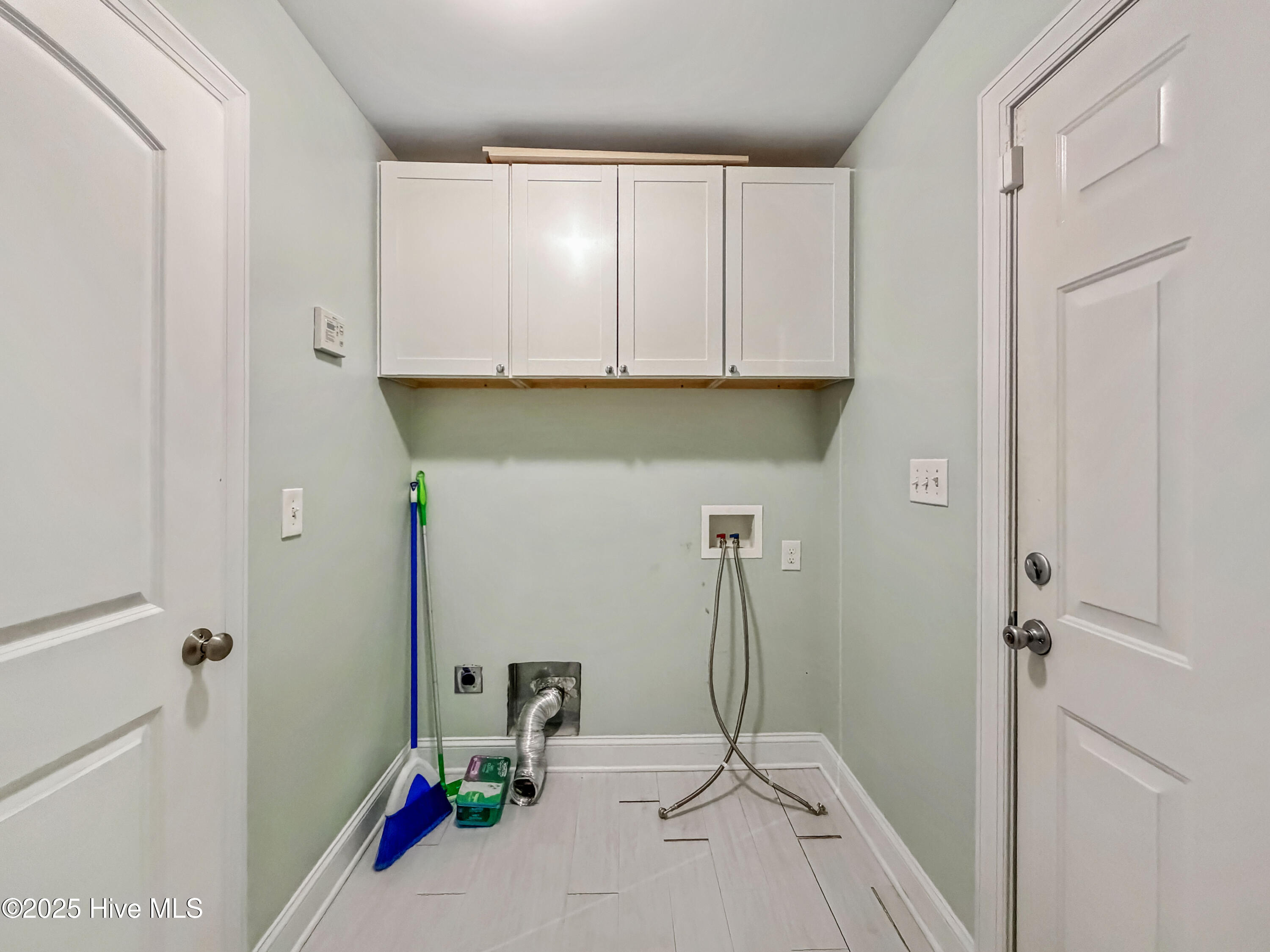 100543417 | Photo 49