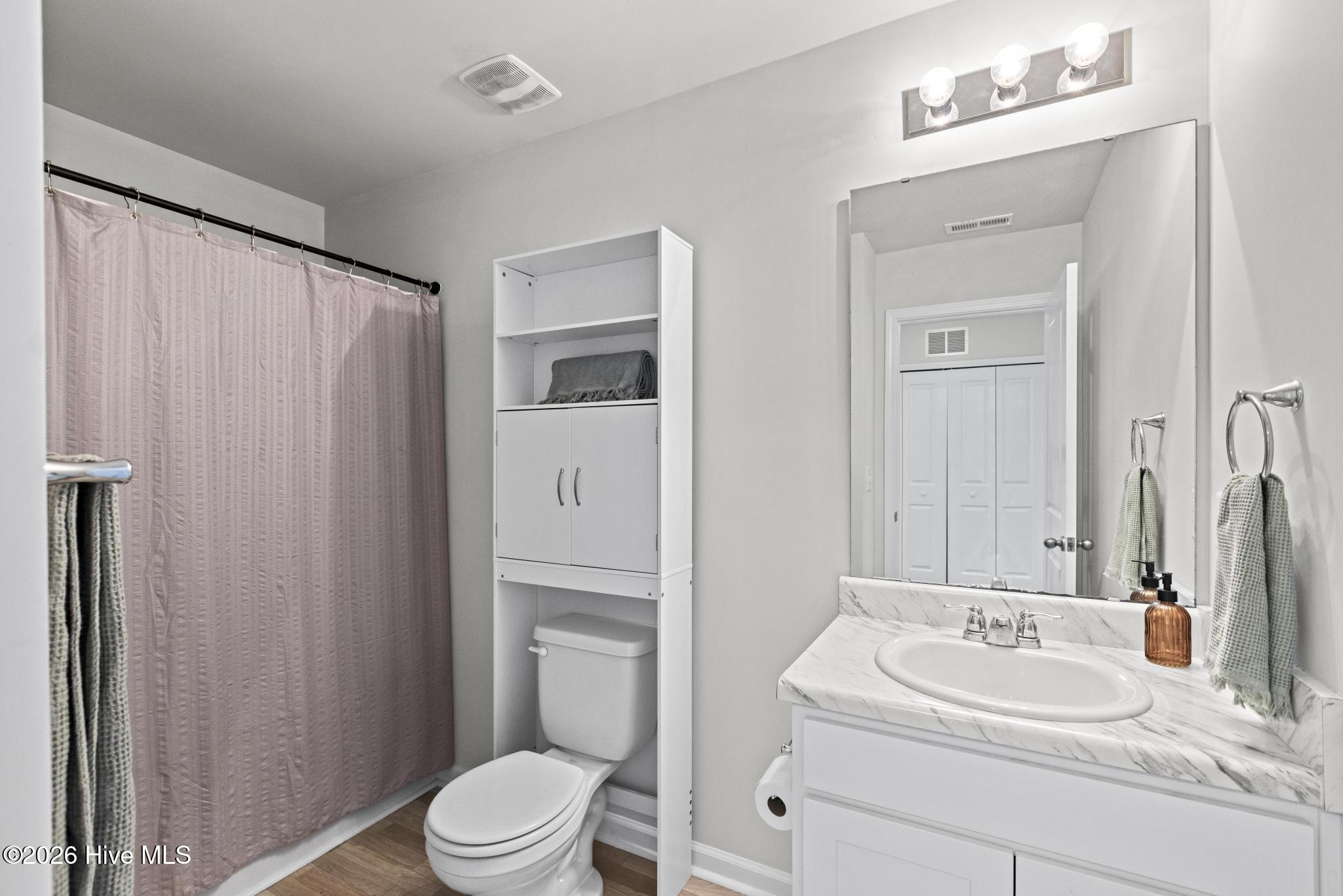 100565609 | Photo 24