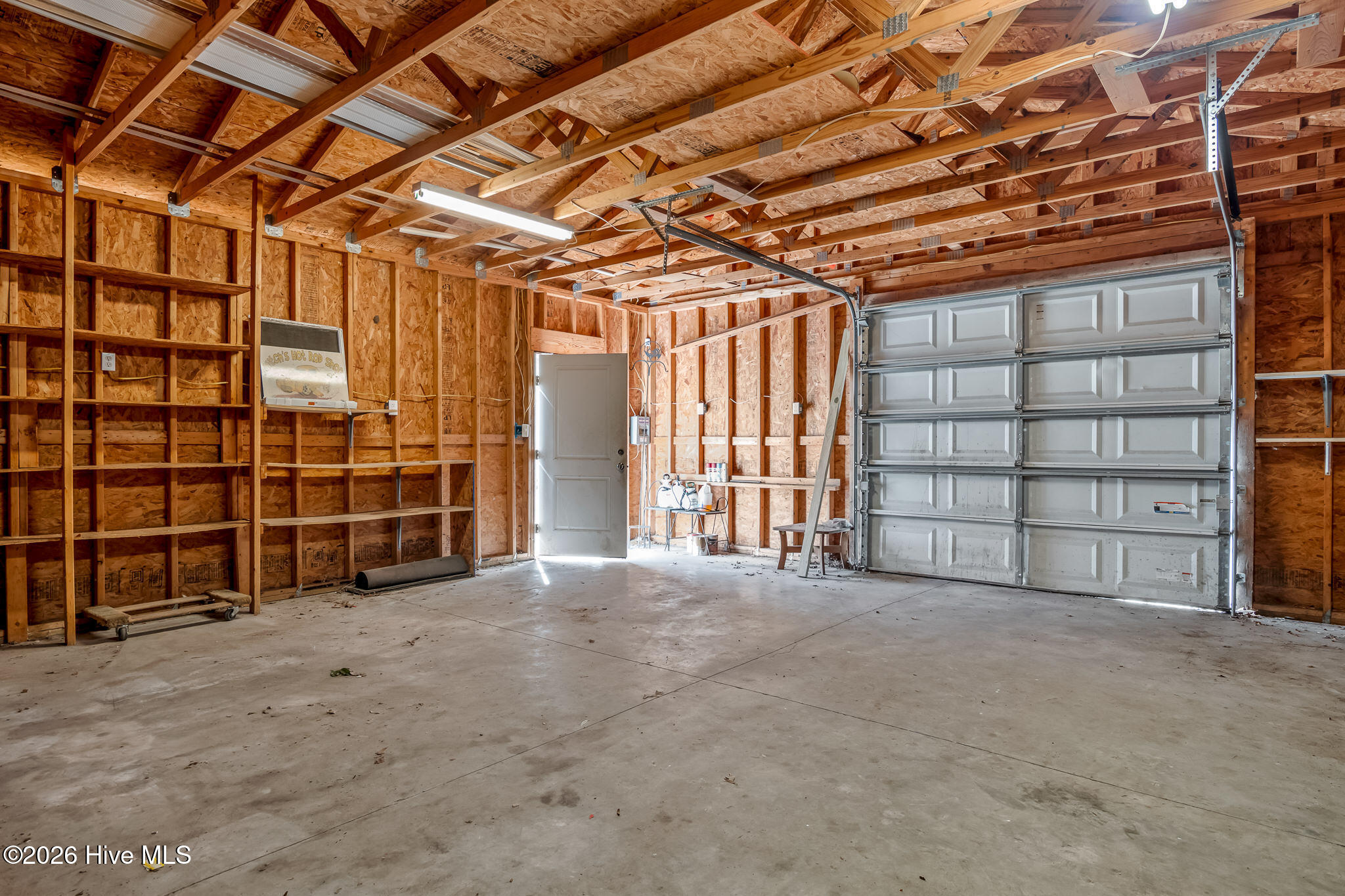 100564681 | Photo 34