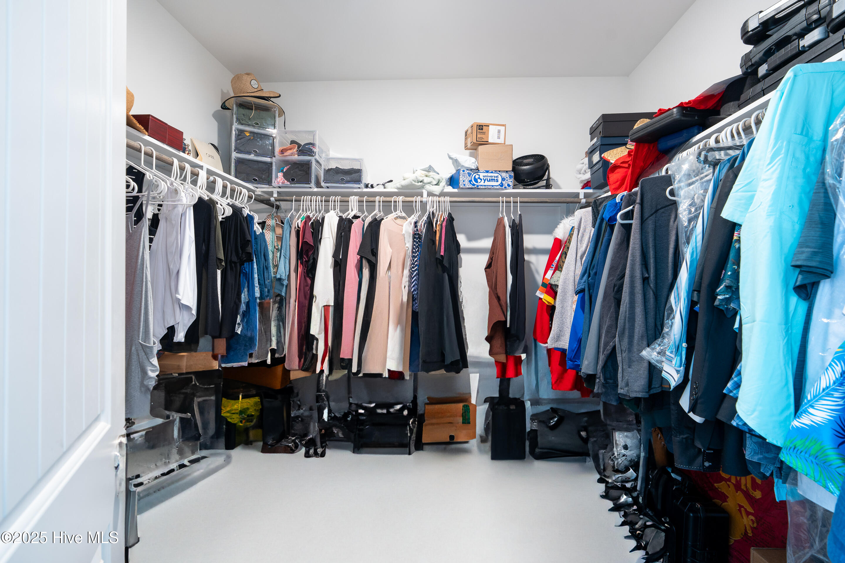 100546776 | Photo 35