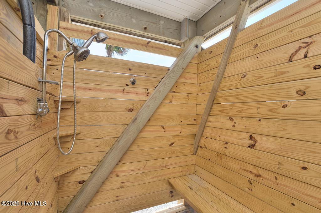 100556591 | Photo 48