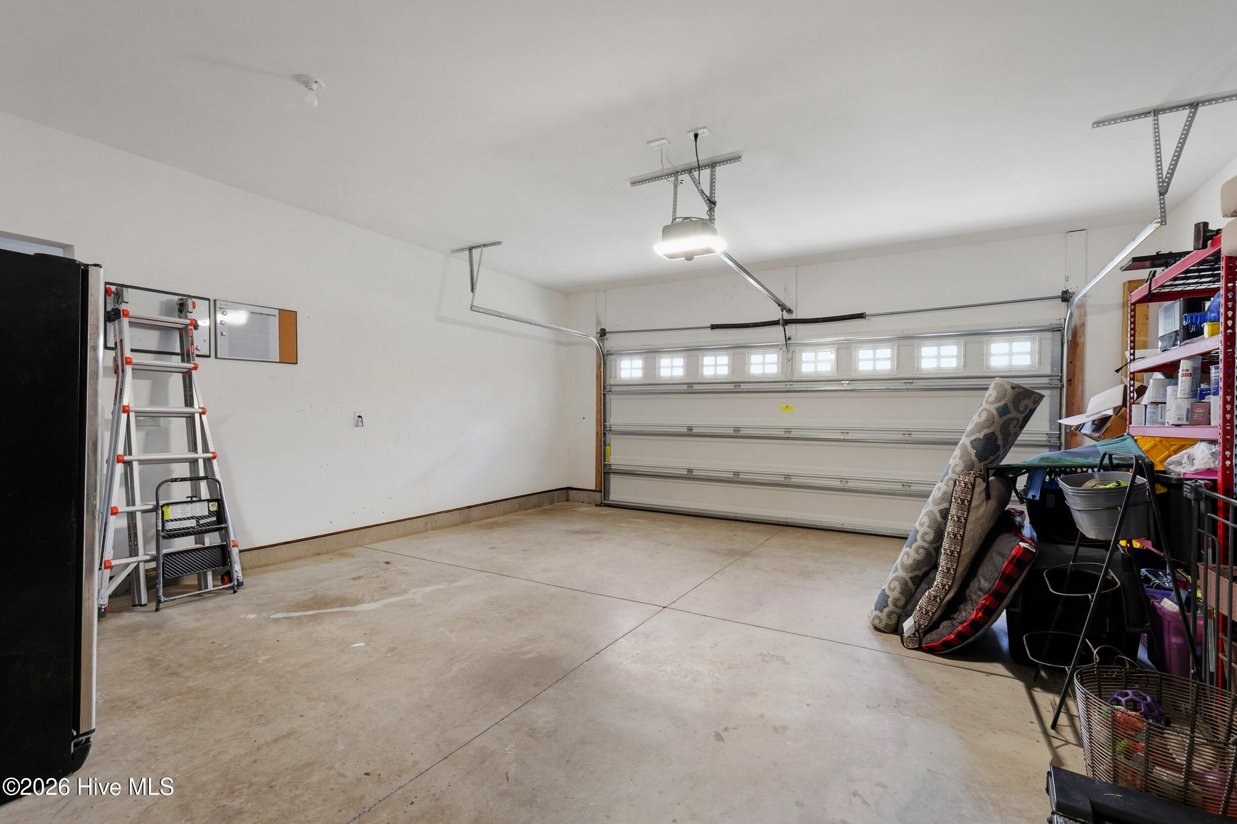 100562179 | Photo 51