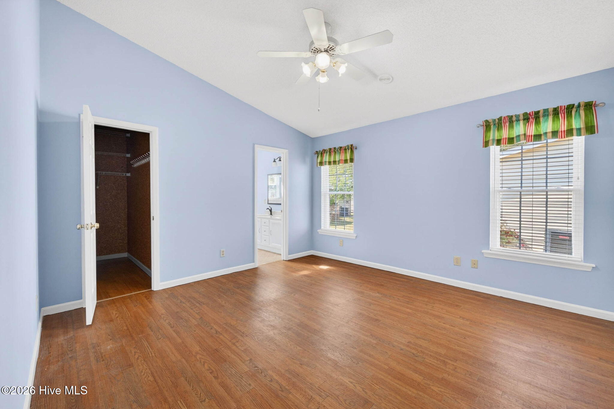 100569614 | Photo 17