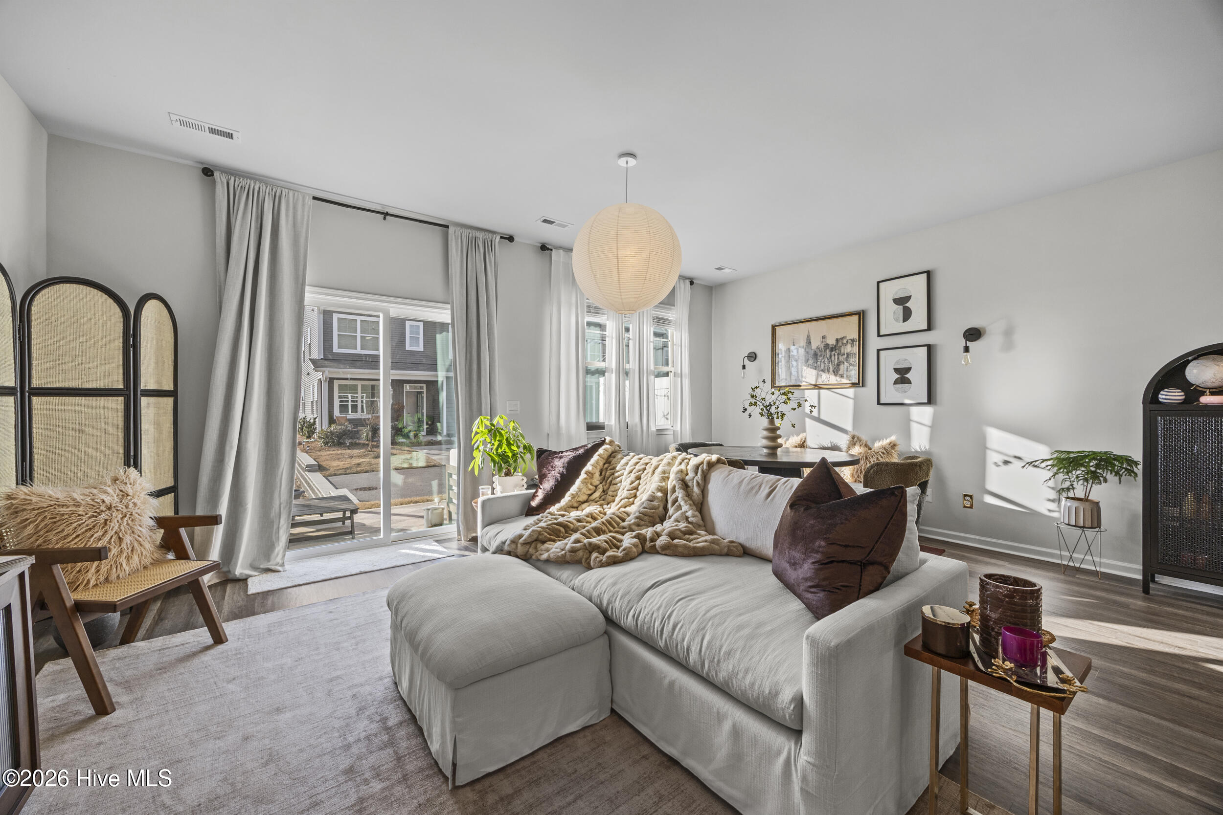 100554474 | Photo 18