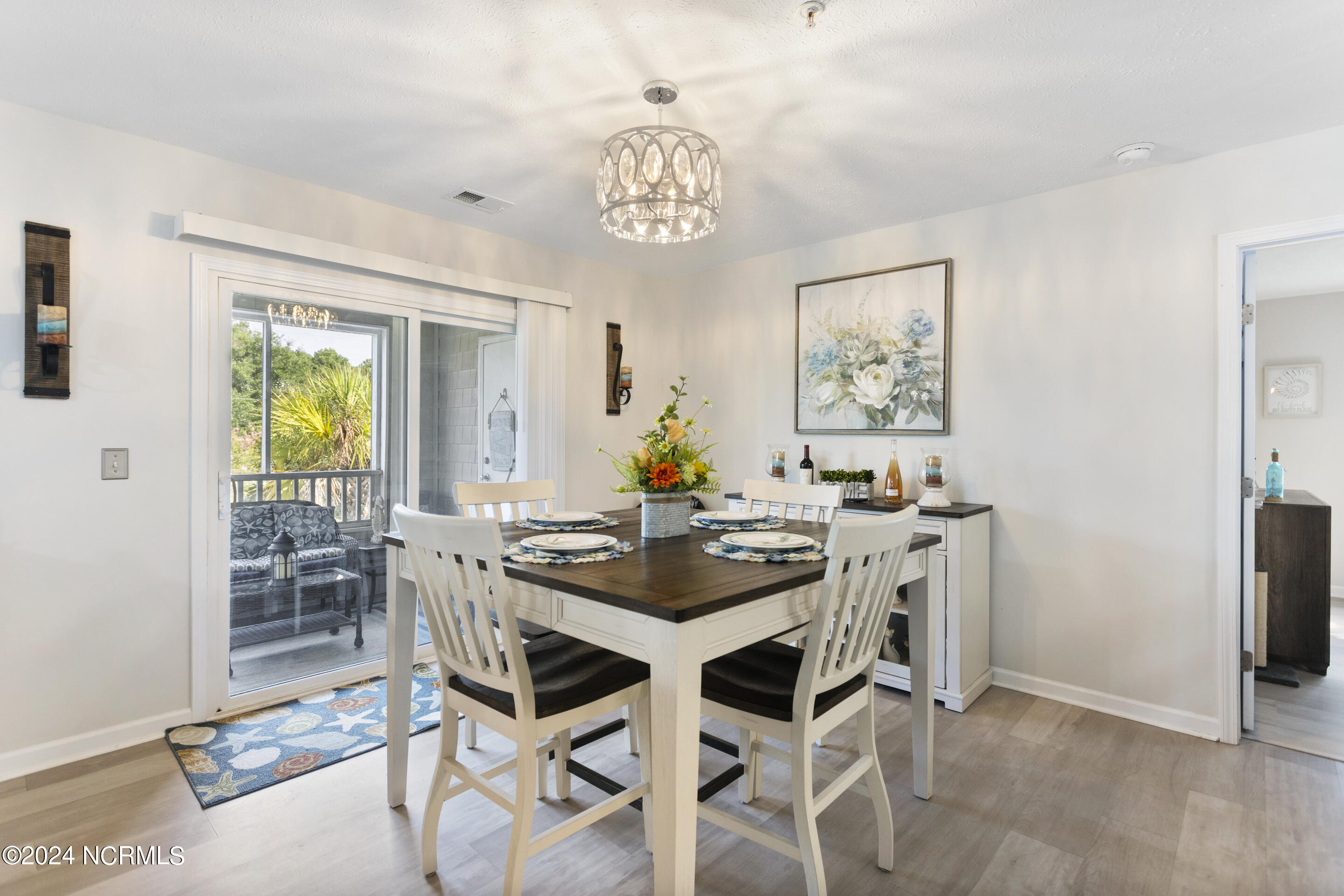 100529721 | Photo 16