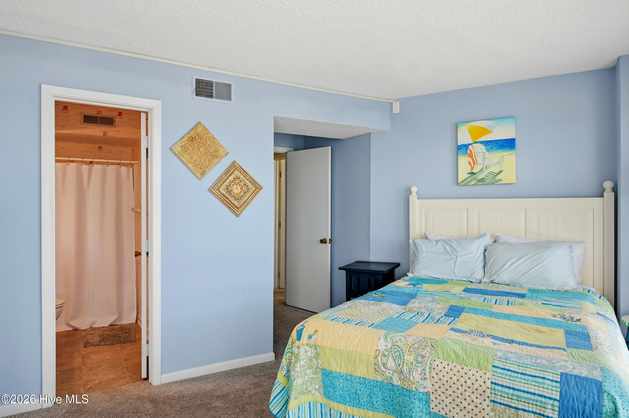 100563284 | Photo 18