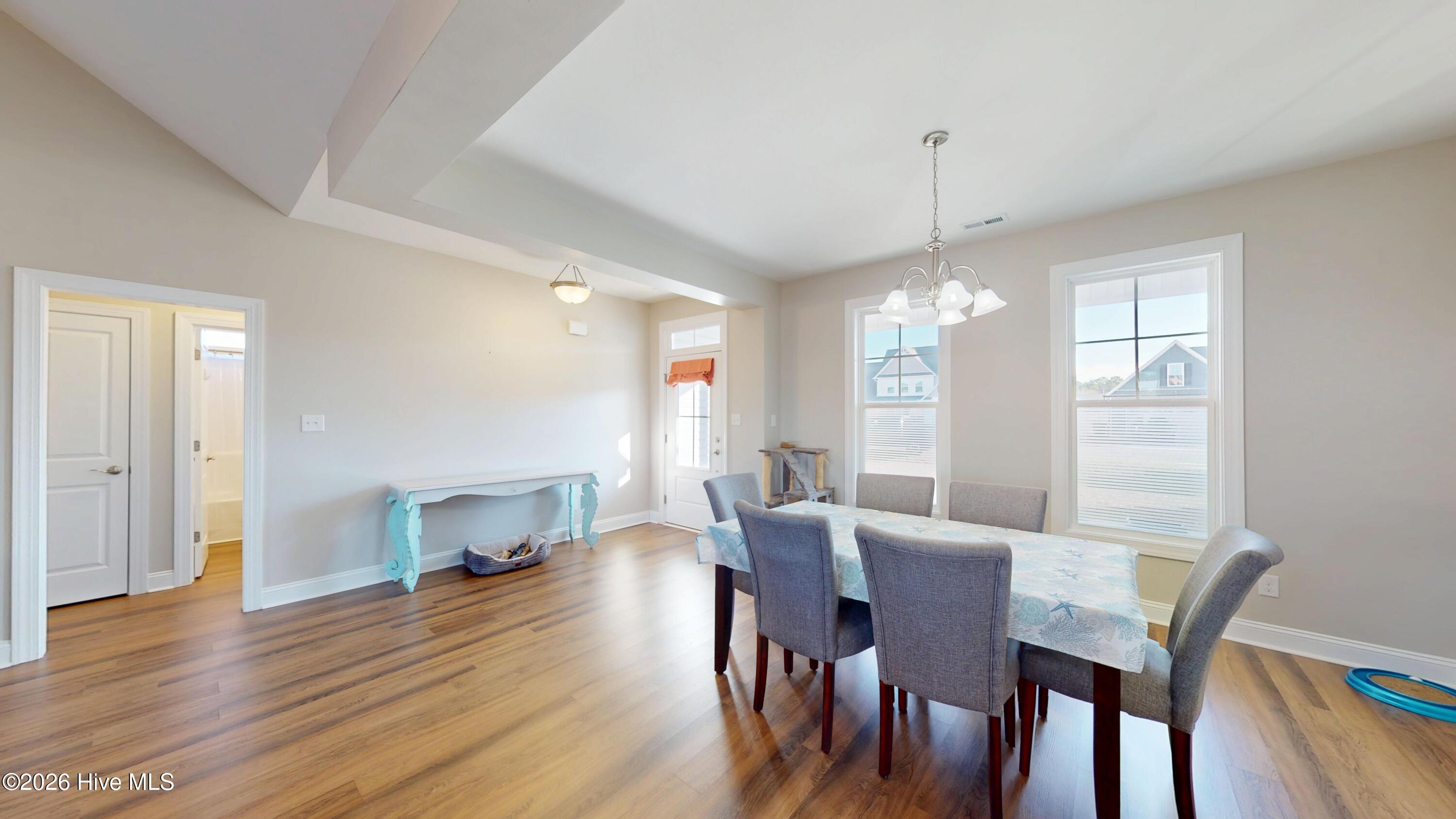 100547102 | Photo 19