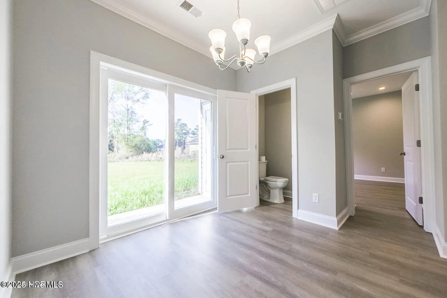 100528909 | Photo 35