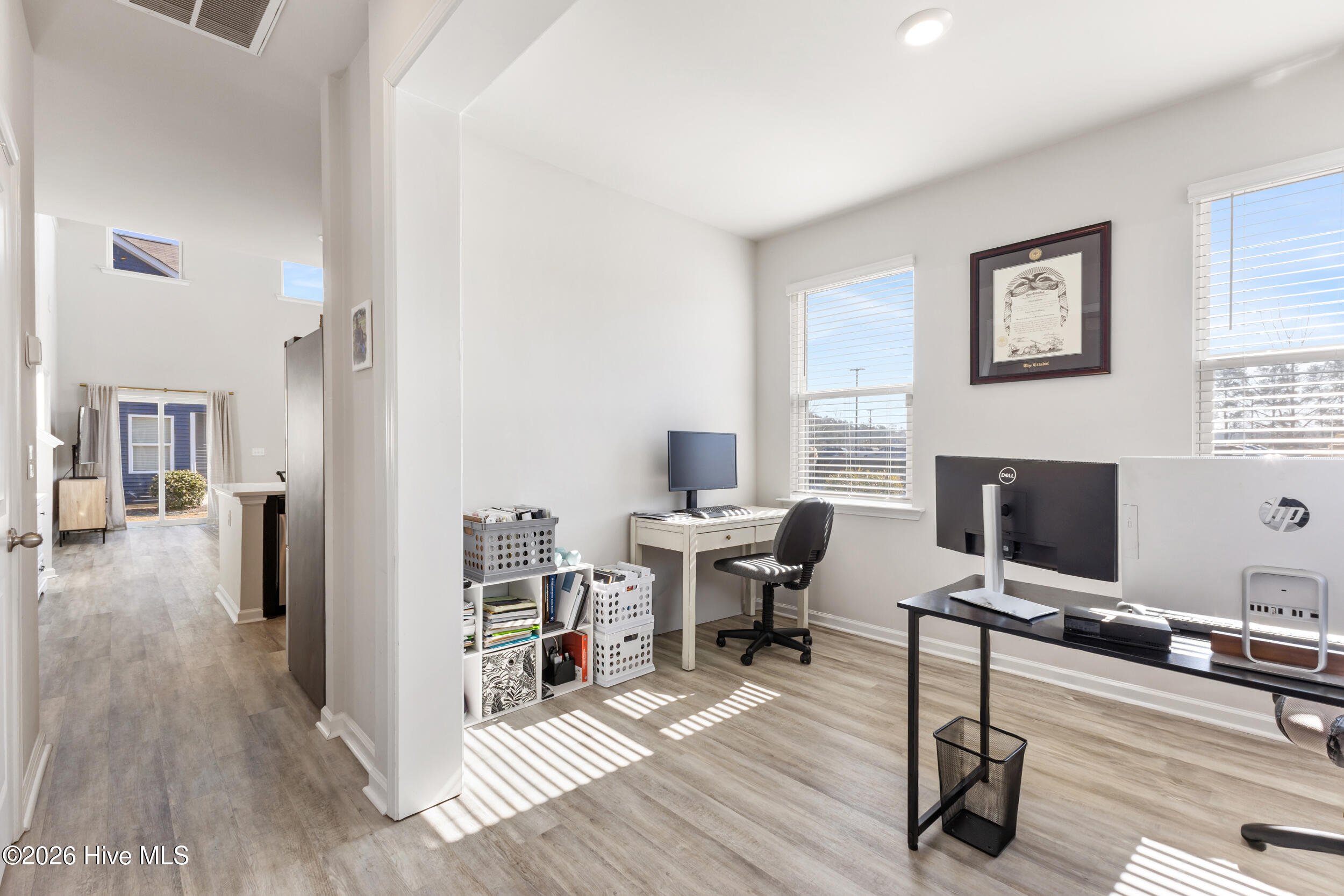 100553335 | Photo 25