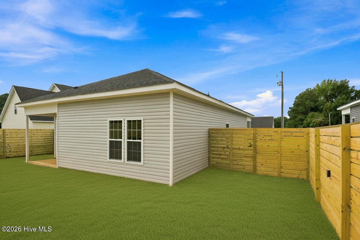 5th image of 802 Holmes St, Clinton, NC 28328 | MLS# 100548606