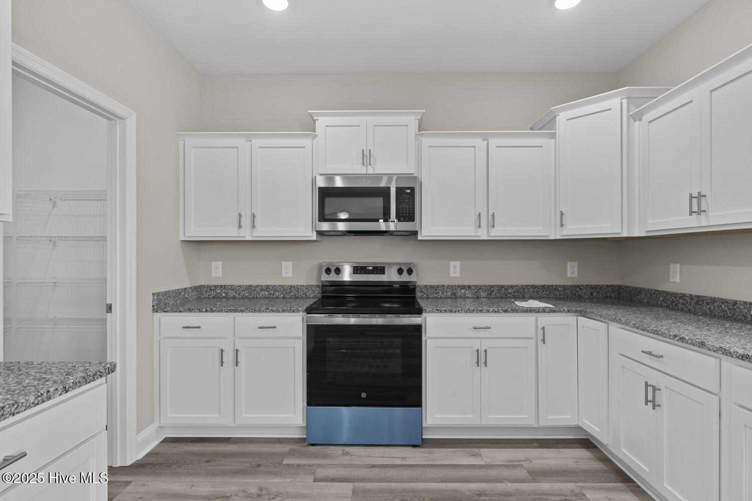 100469992 | Photo 12