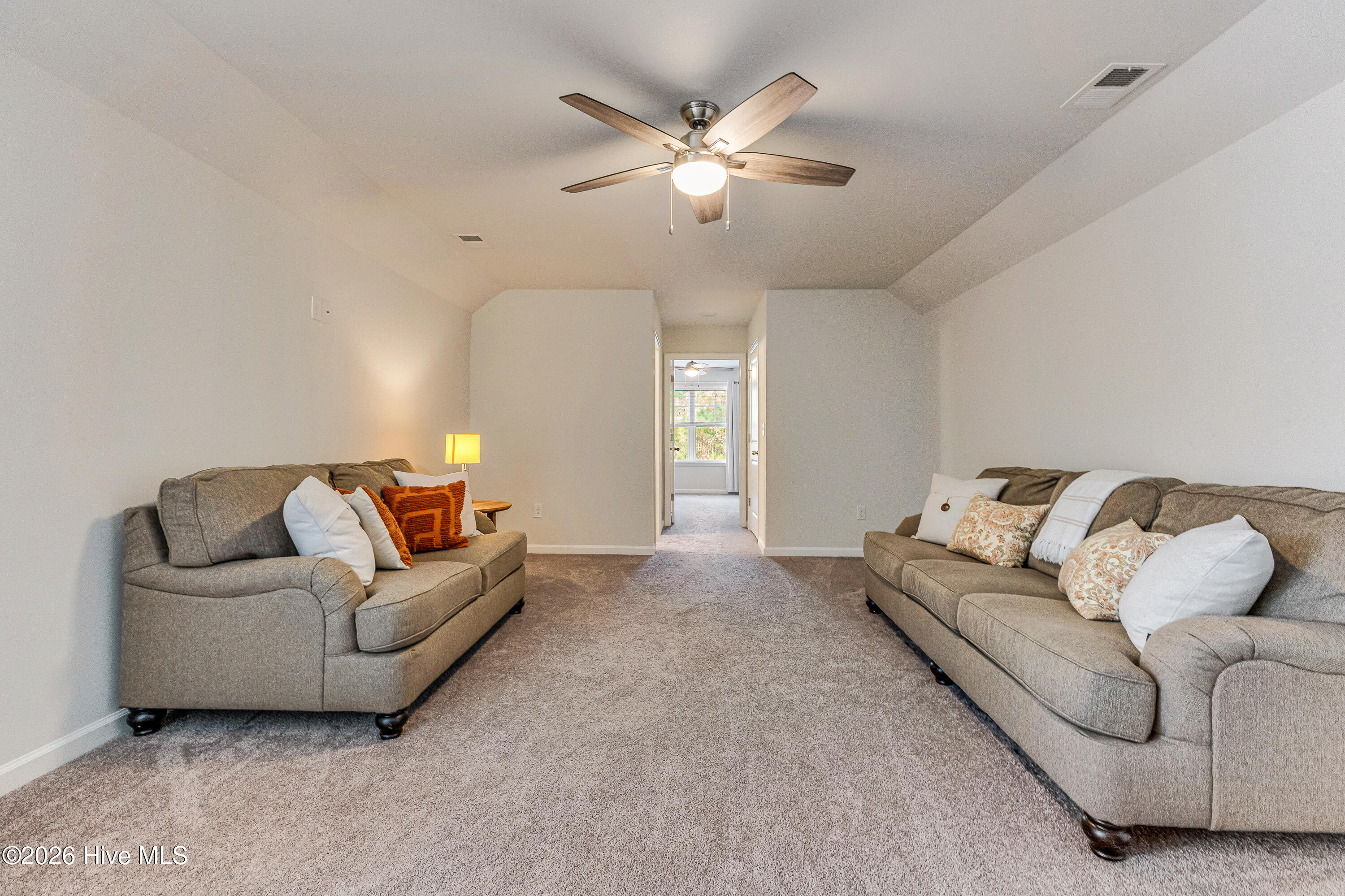 100549305 | Photo 30