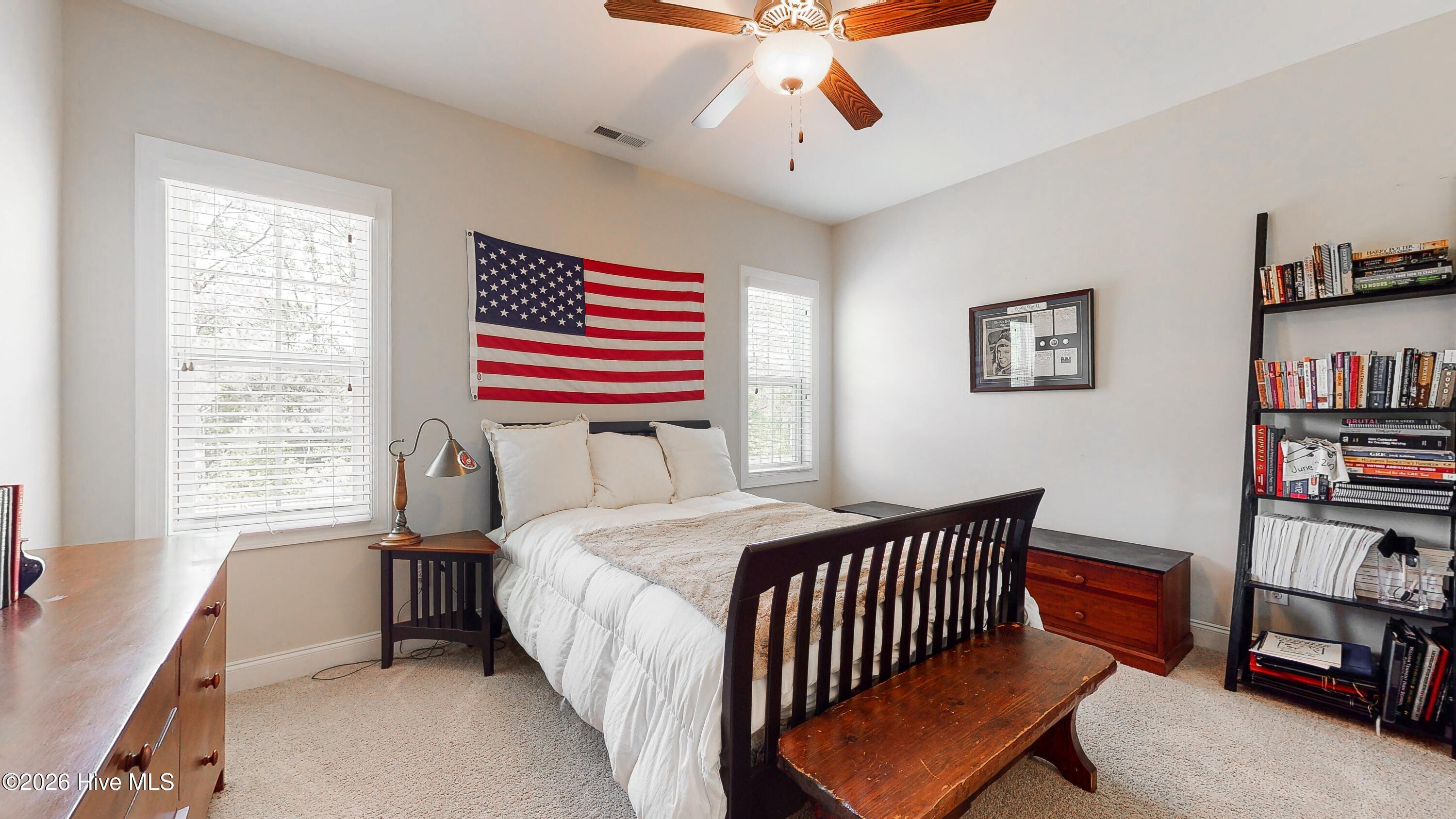 100570158 | Photo 32