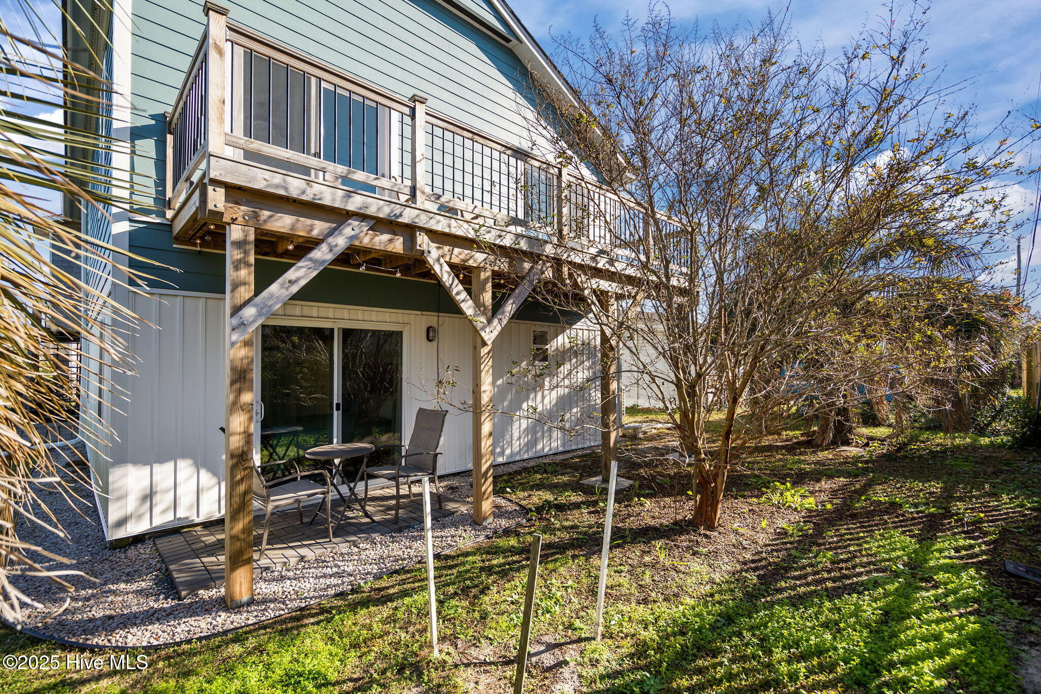 100541863 | Photo 75