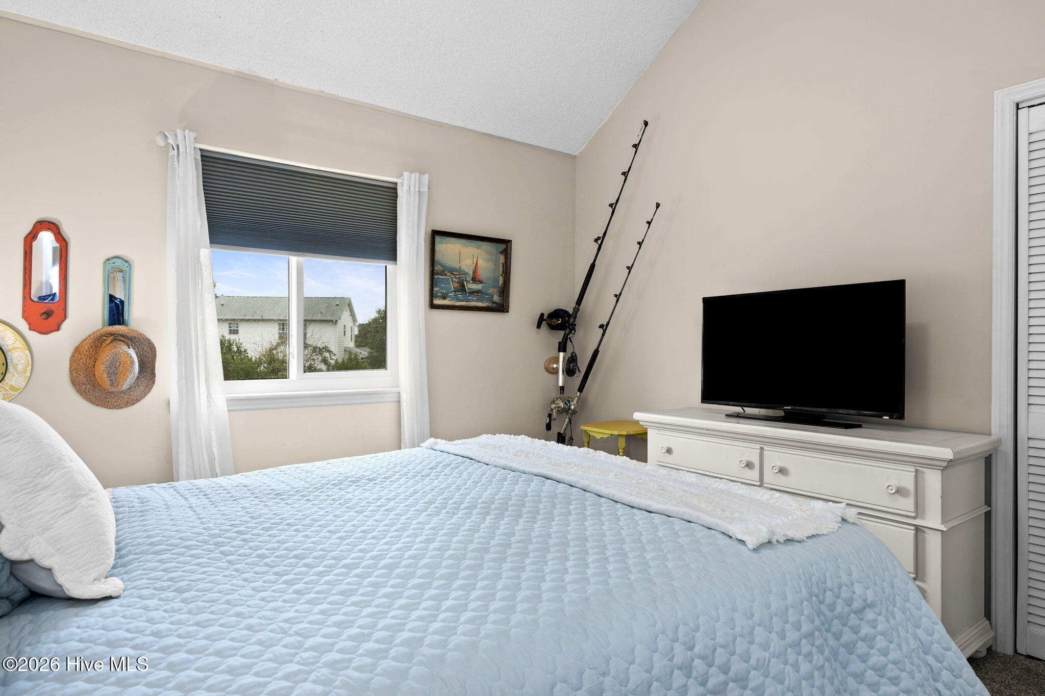 100557606 | Photo 15