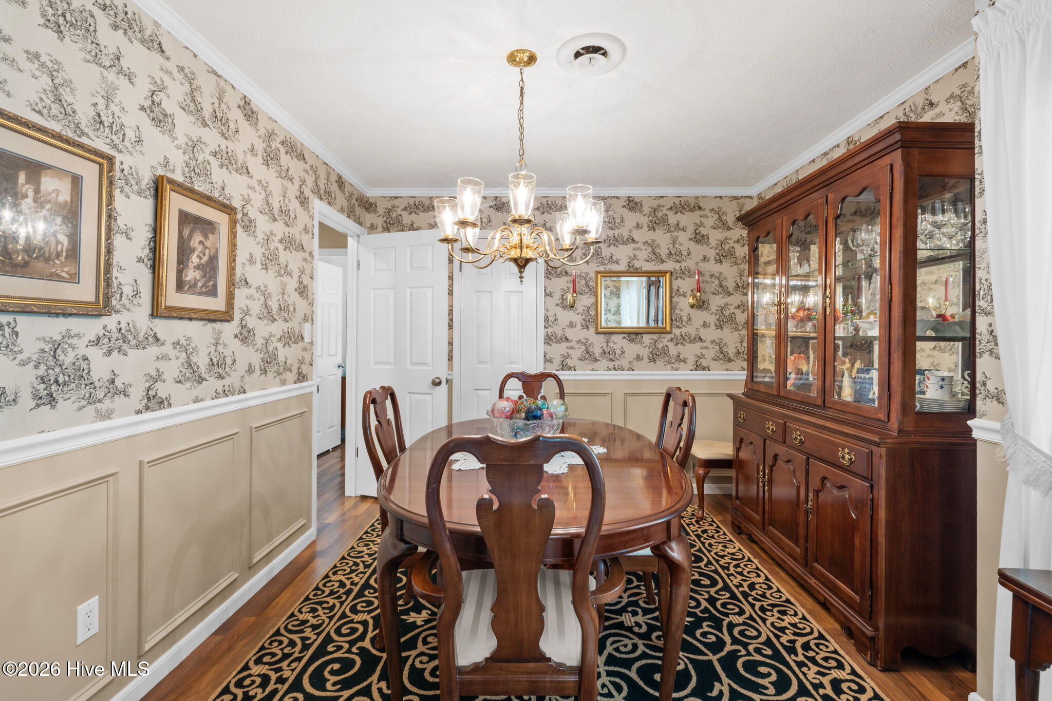 100564261 | Photo 11