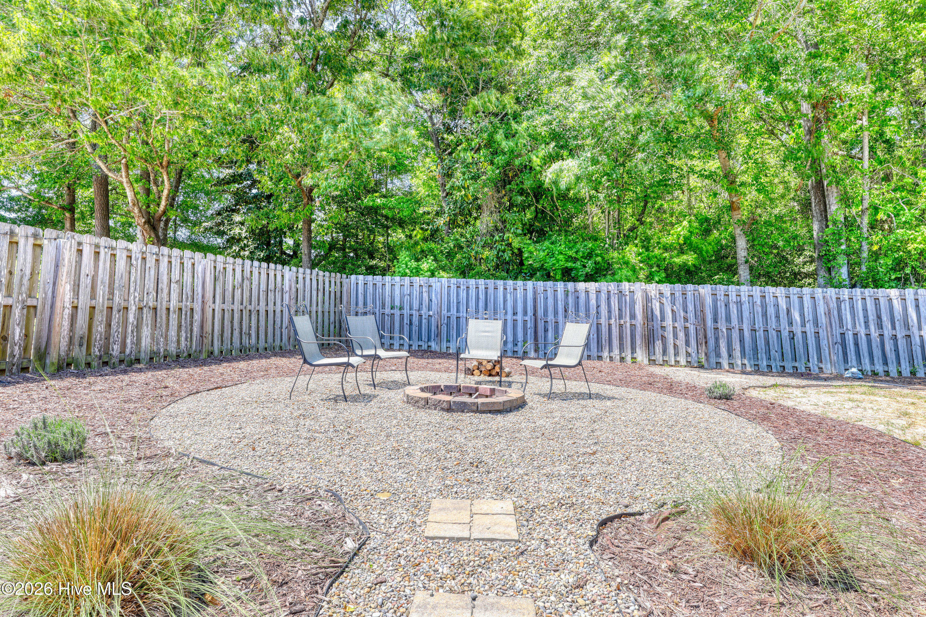 100569472 | Photo 28