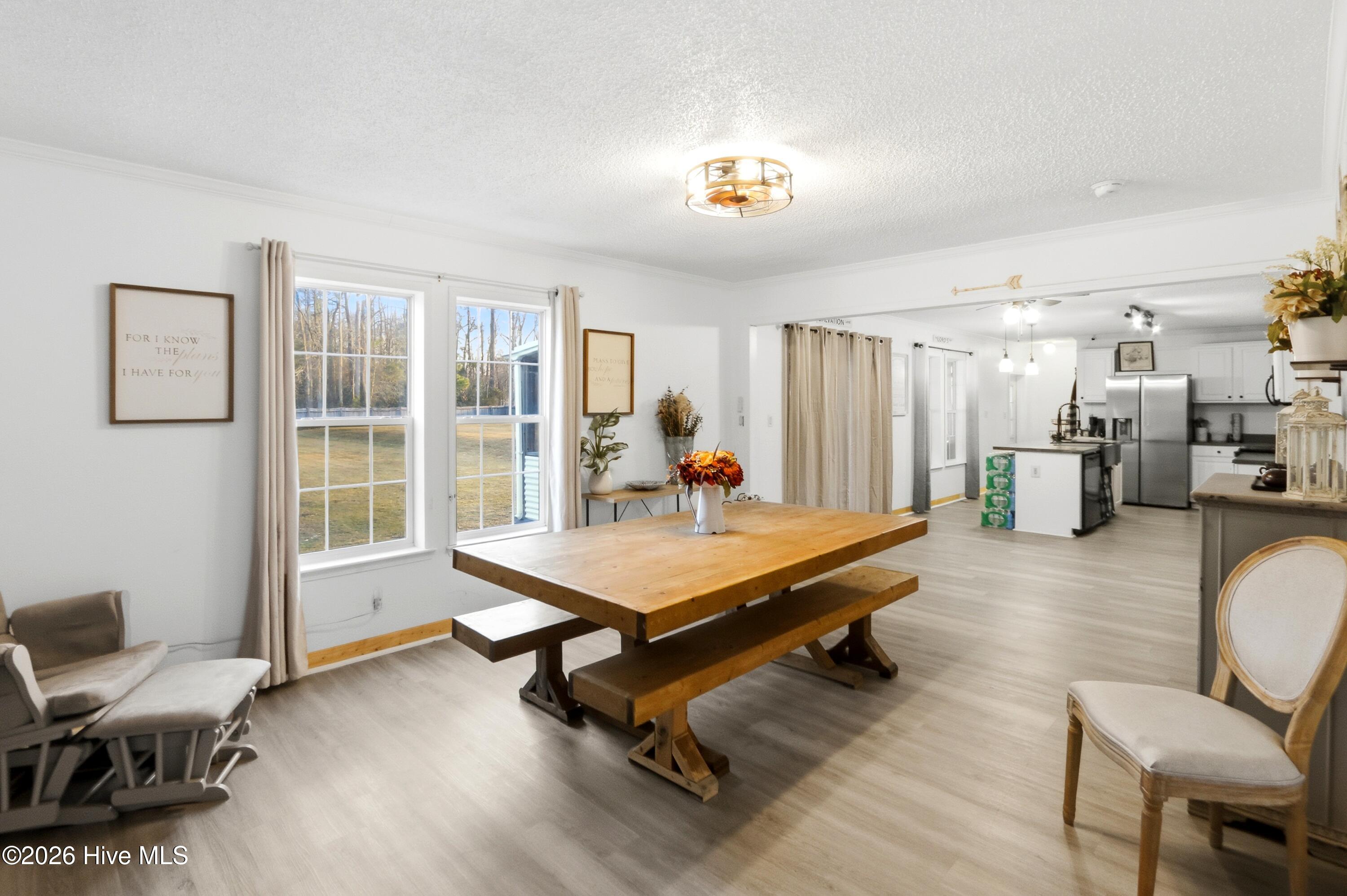 100548935 | Photo 28