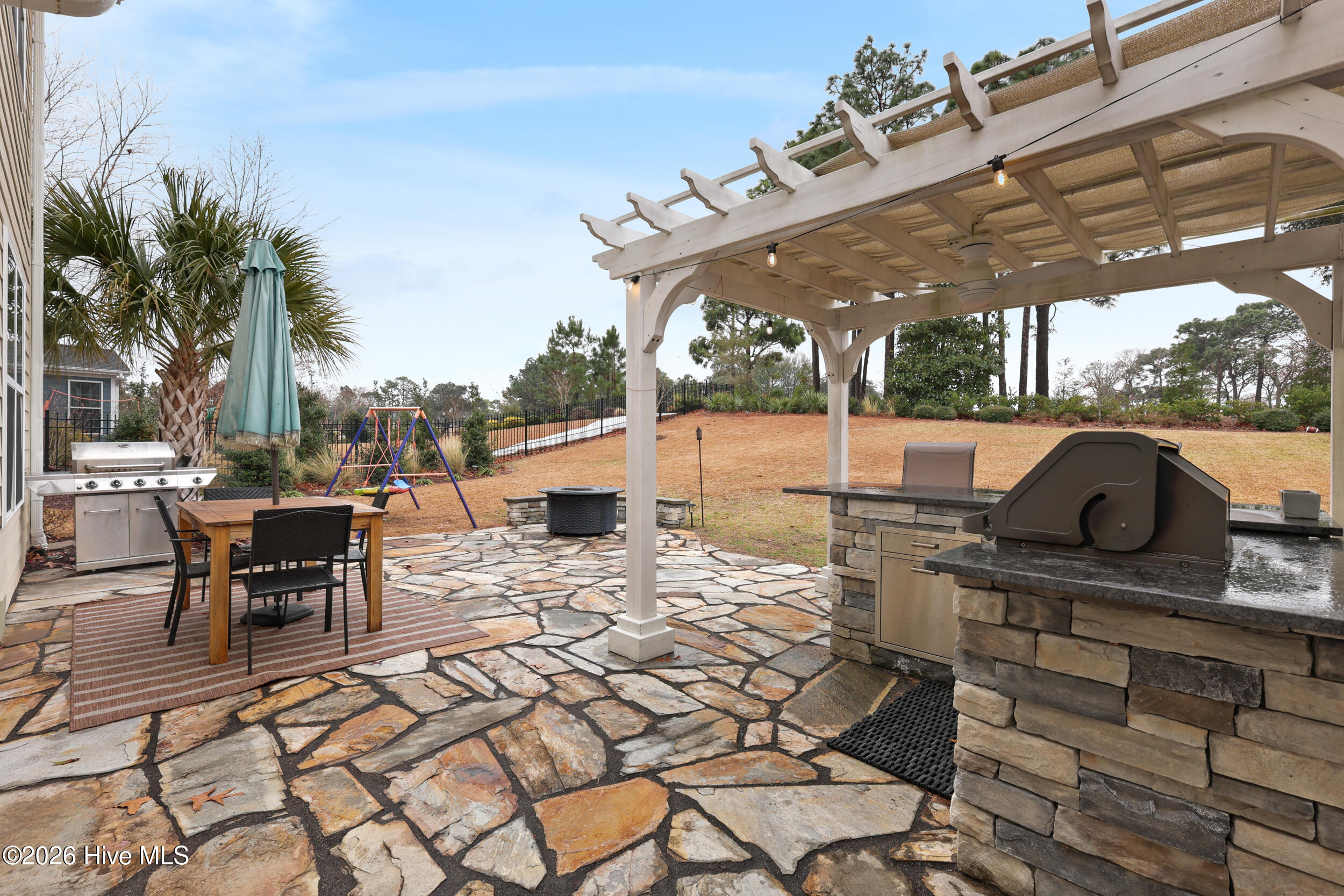 100553163 | Photo 44