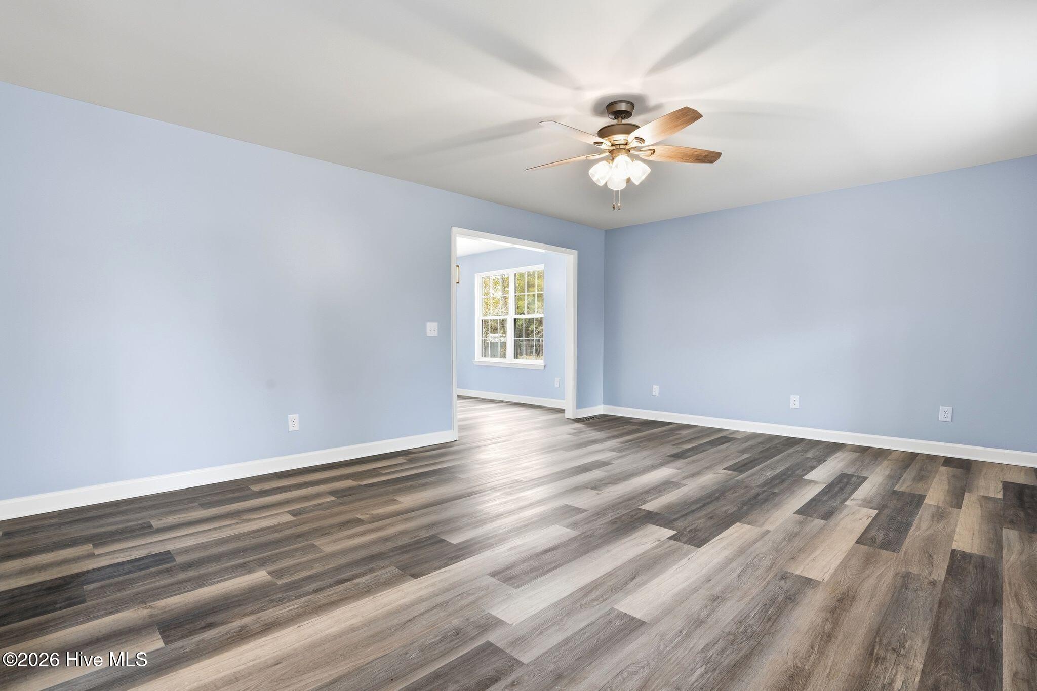 100557093 | Photo 21