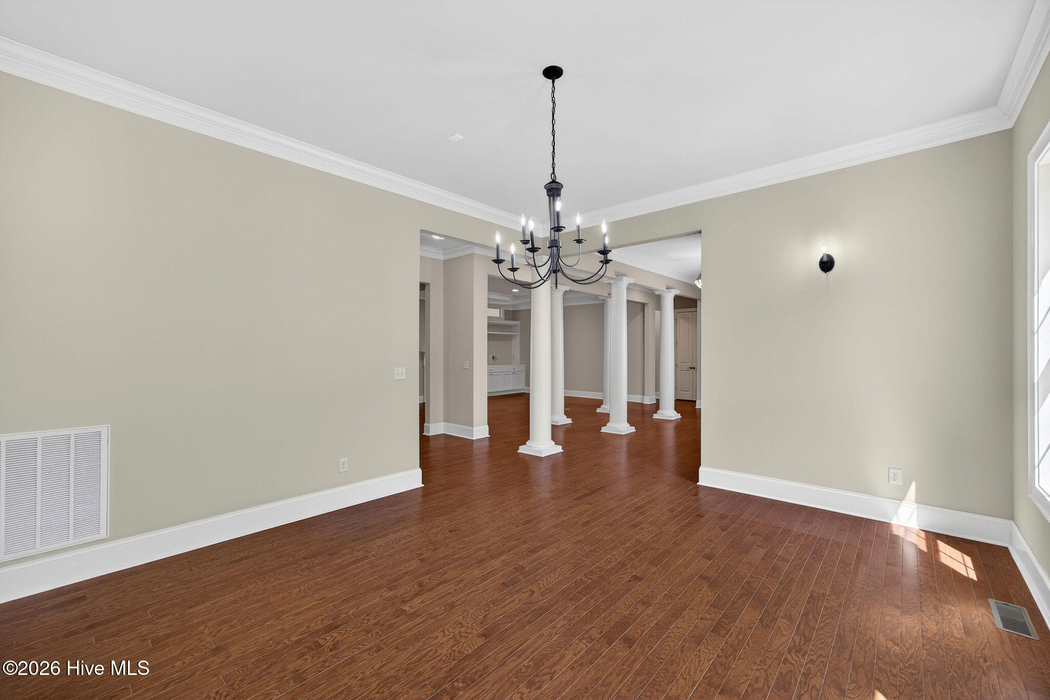 100566414 | Photo 33