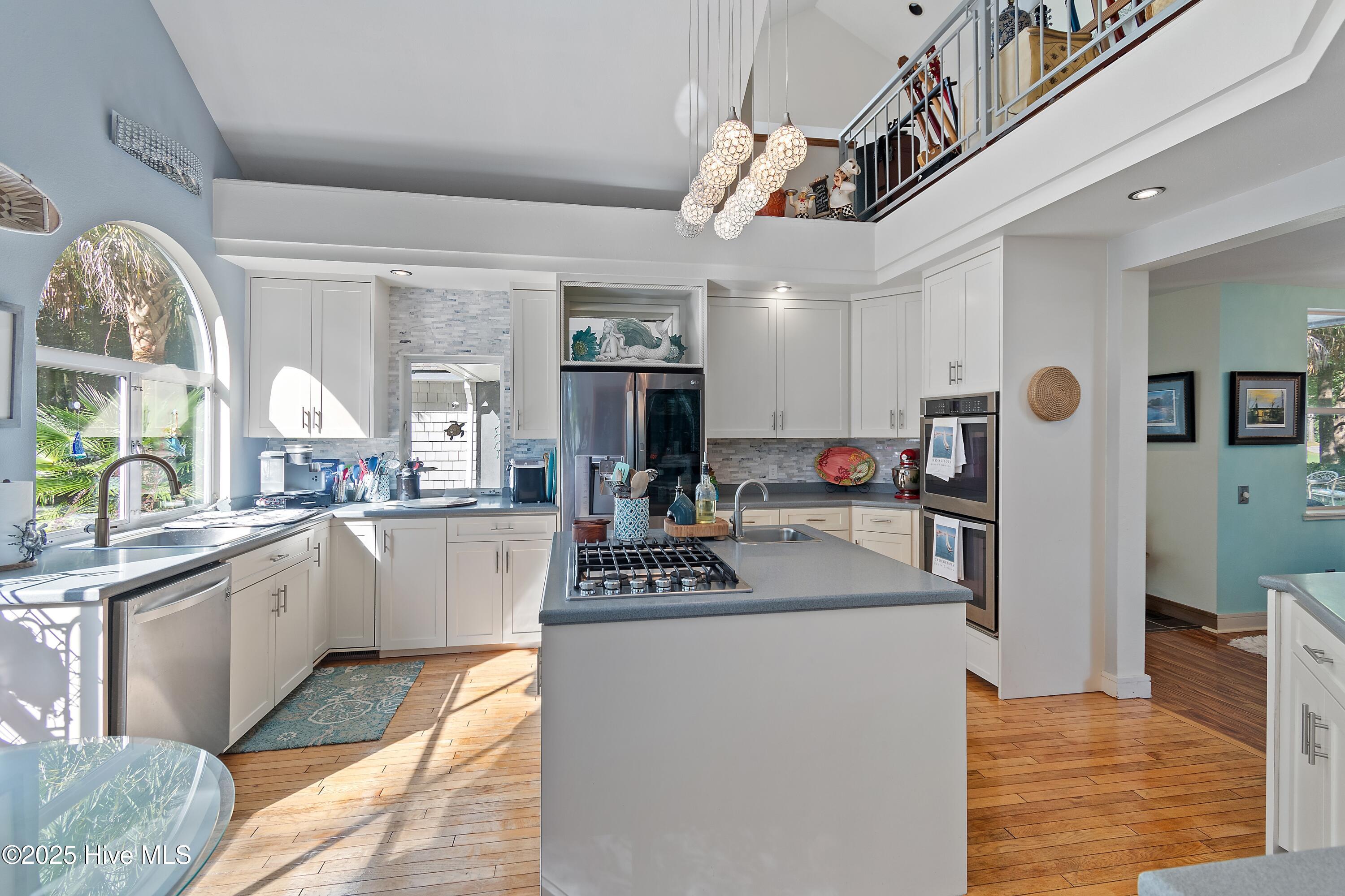 100535274 | Photo 13