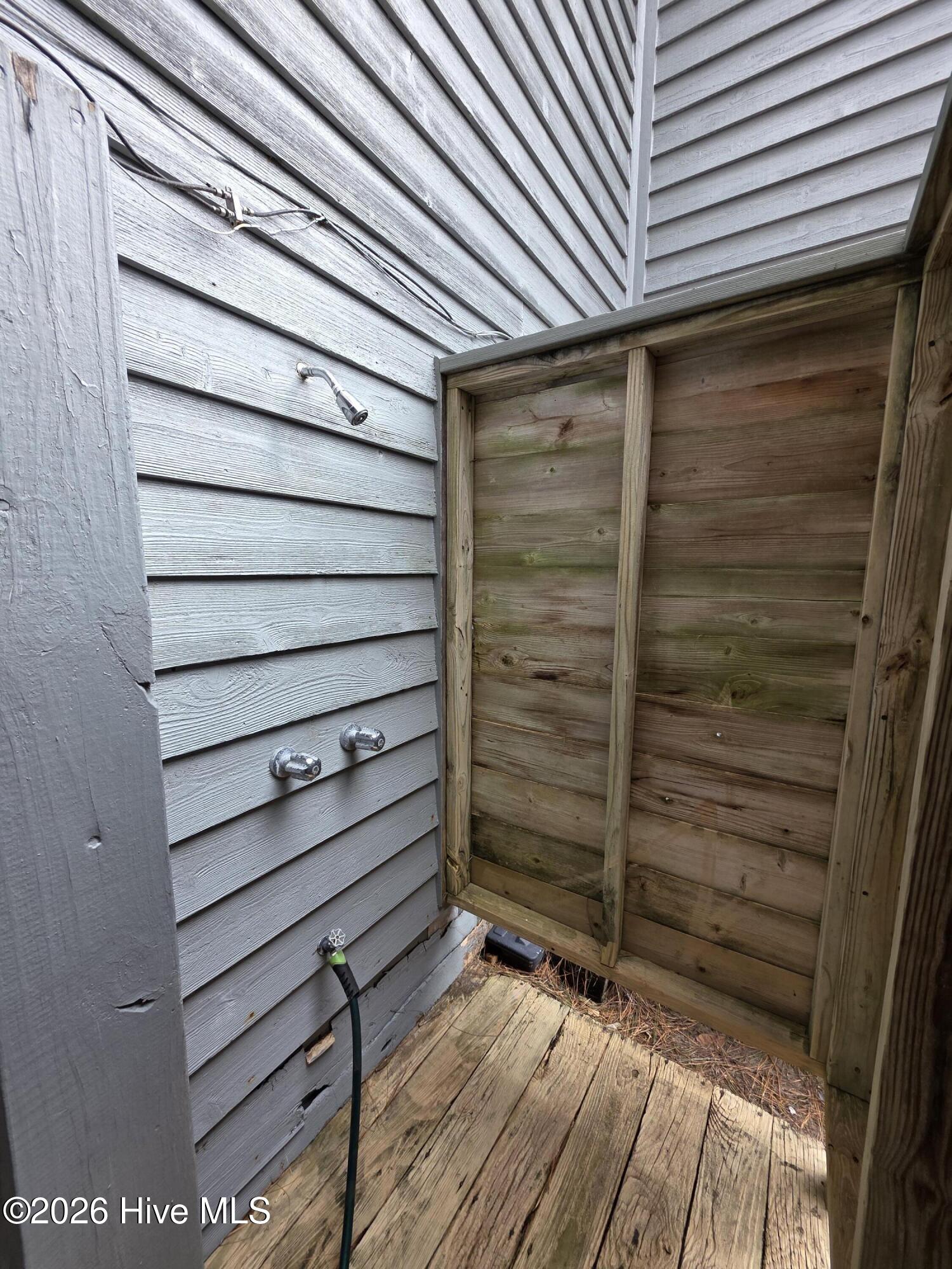 100555887 | Photo 19