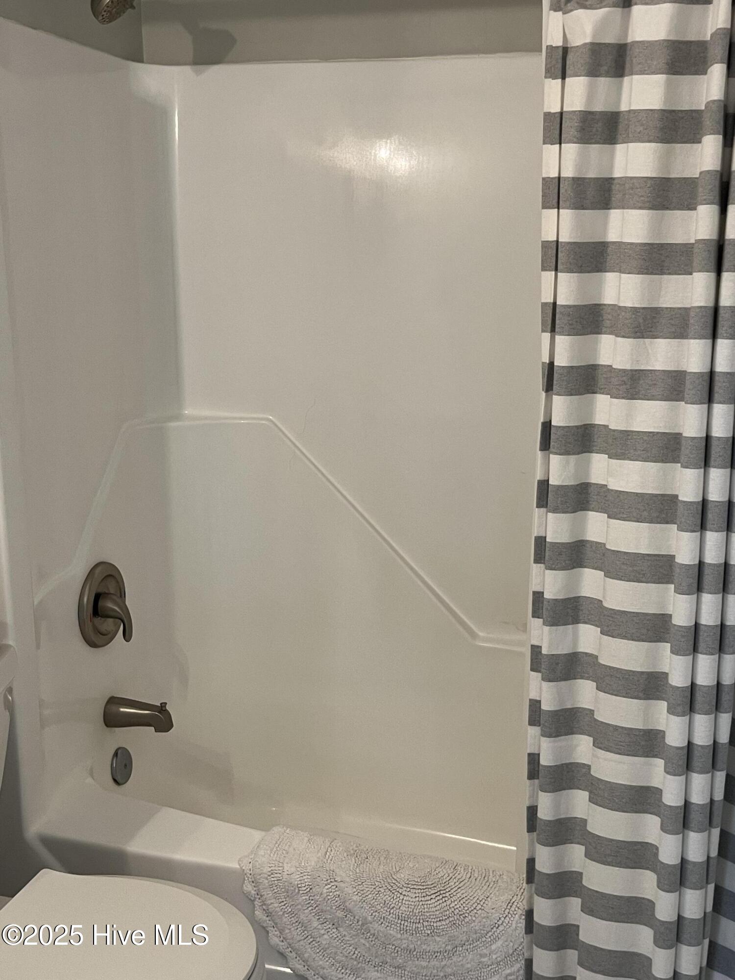 100555345 | Photo 11