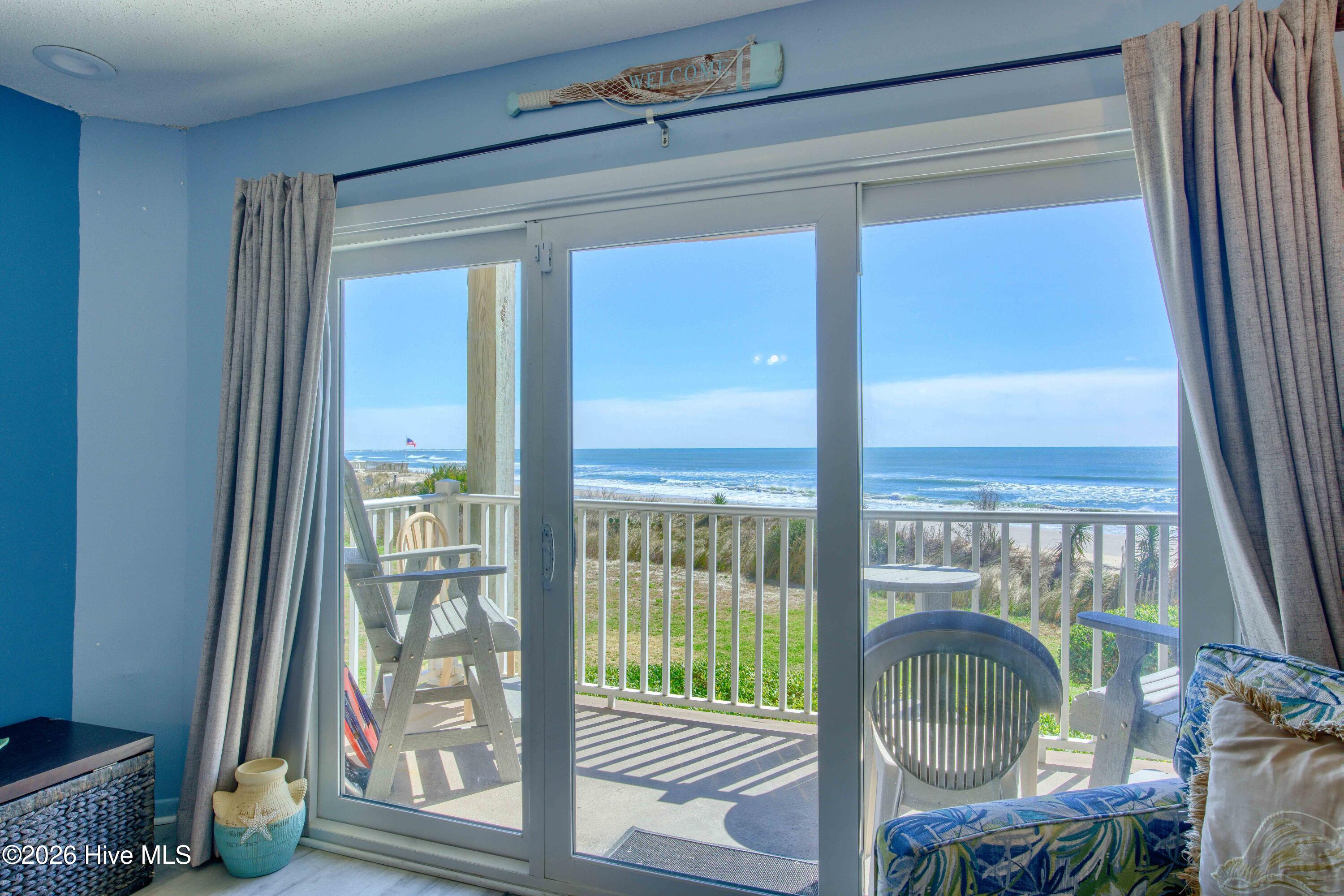 100560389 | Photo 17