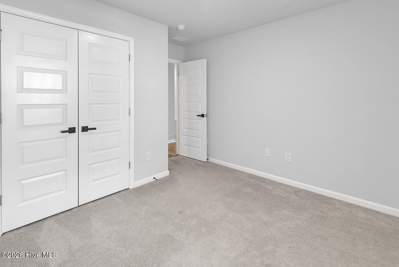 100553635 | Photo 15