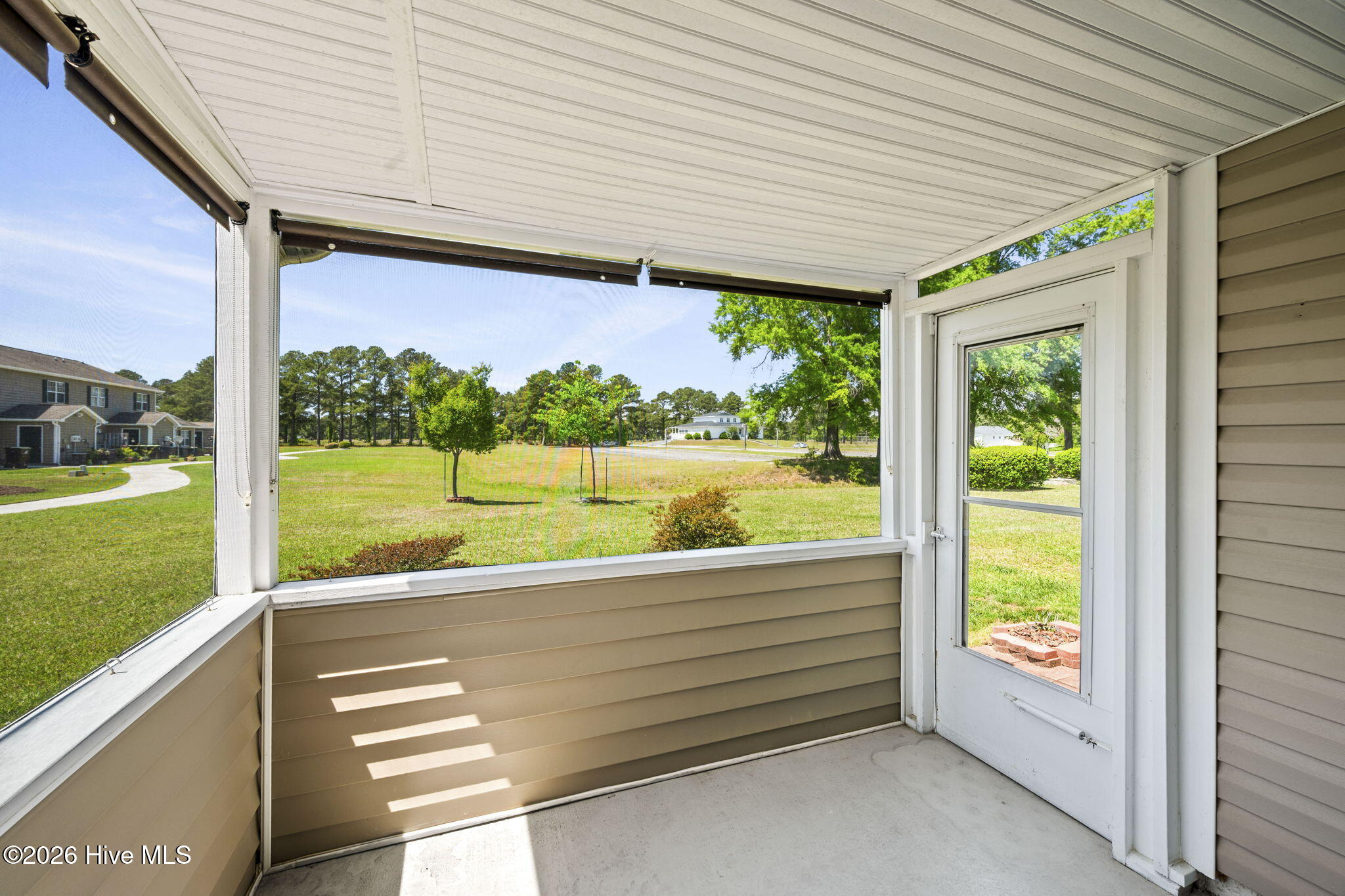 100568088 | Photo 28