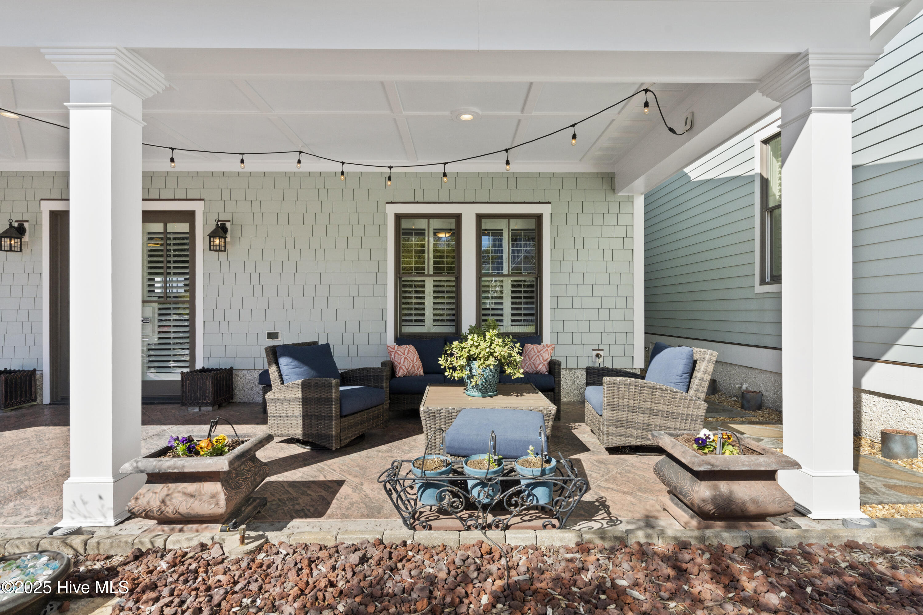 100498817 | Photo 81