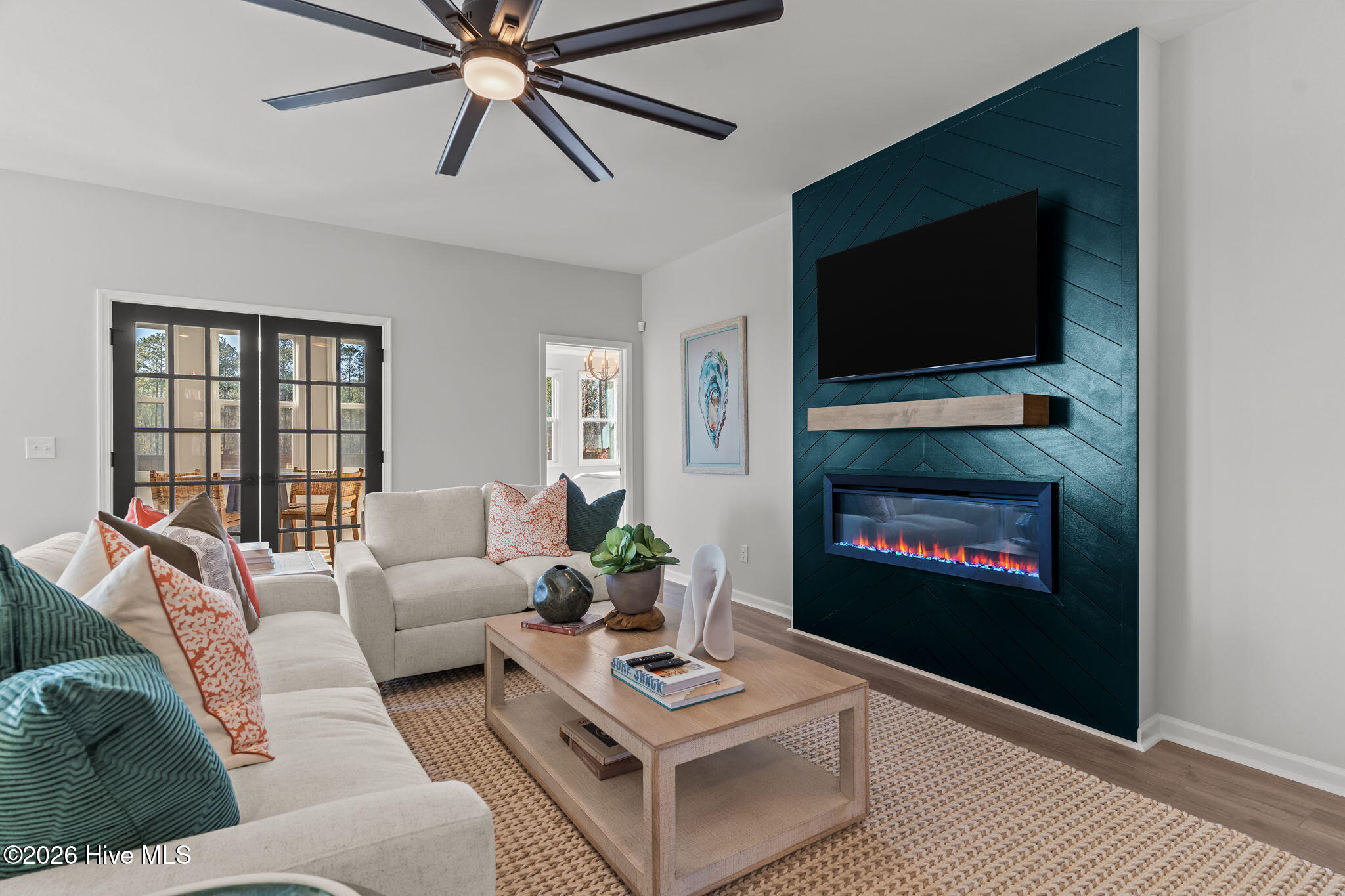 100516667 | Photo 15