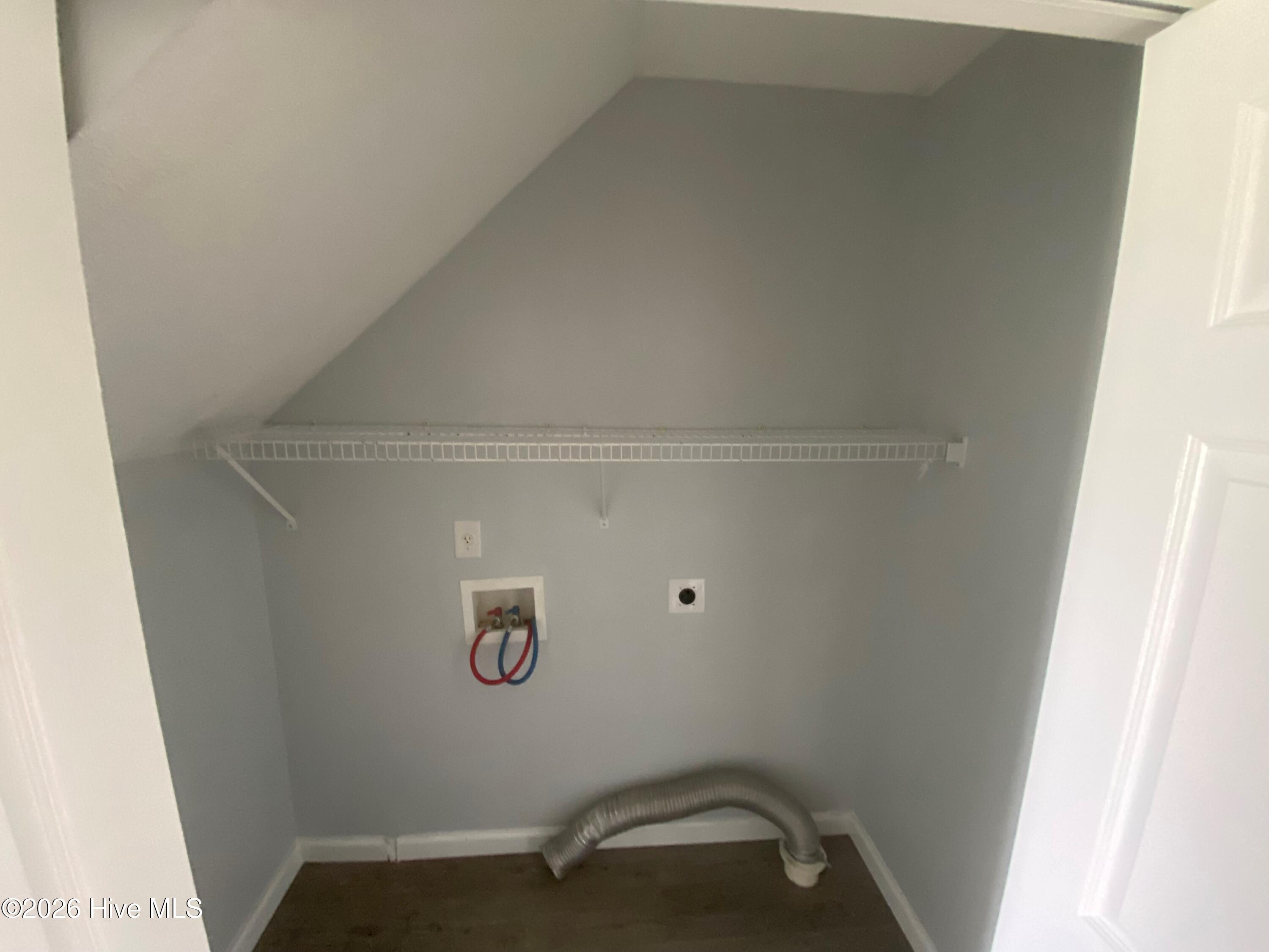 100566340 | Photo 12