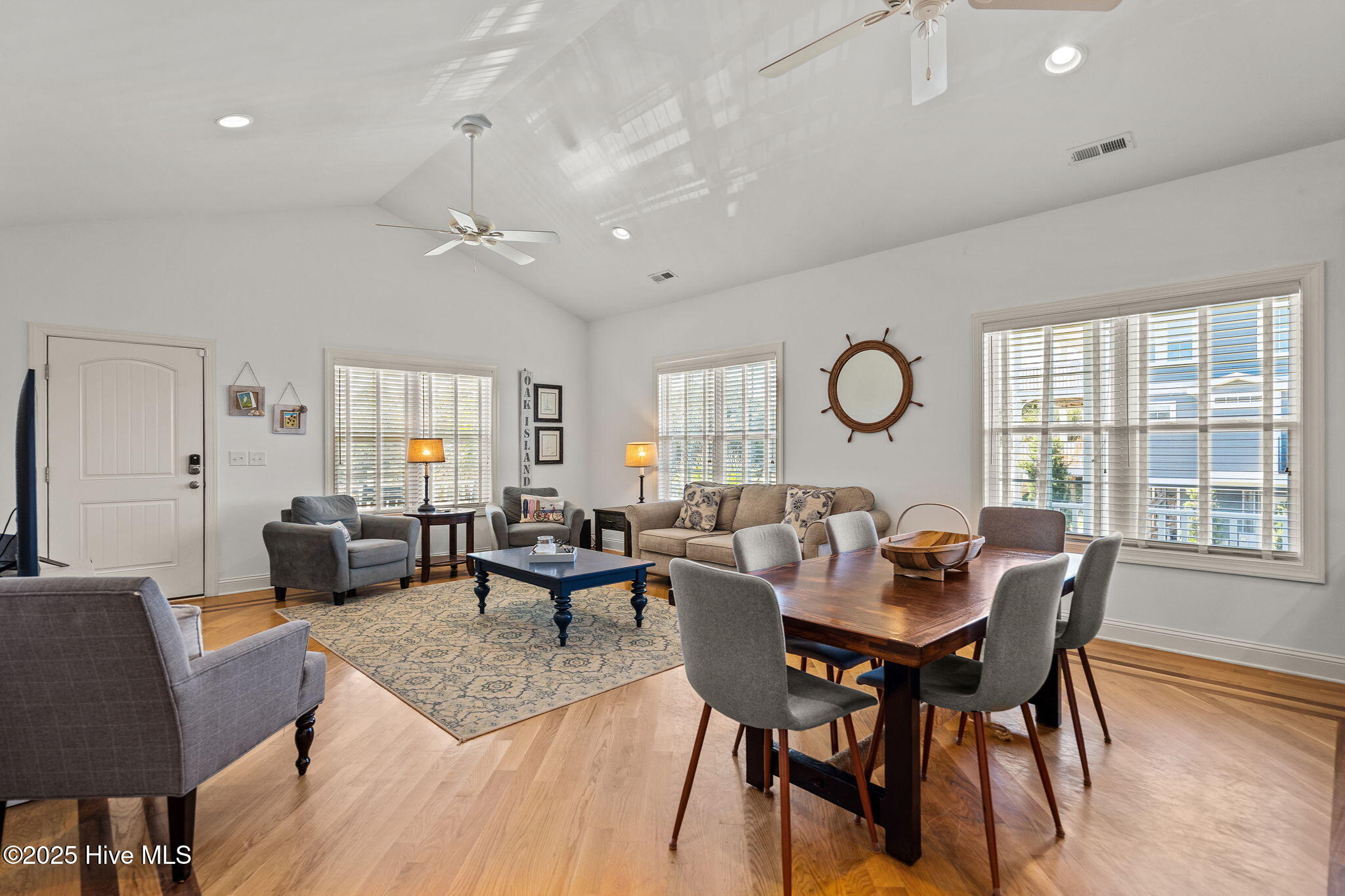 100537497 | Photo 11