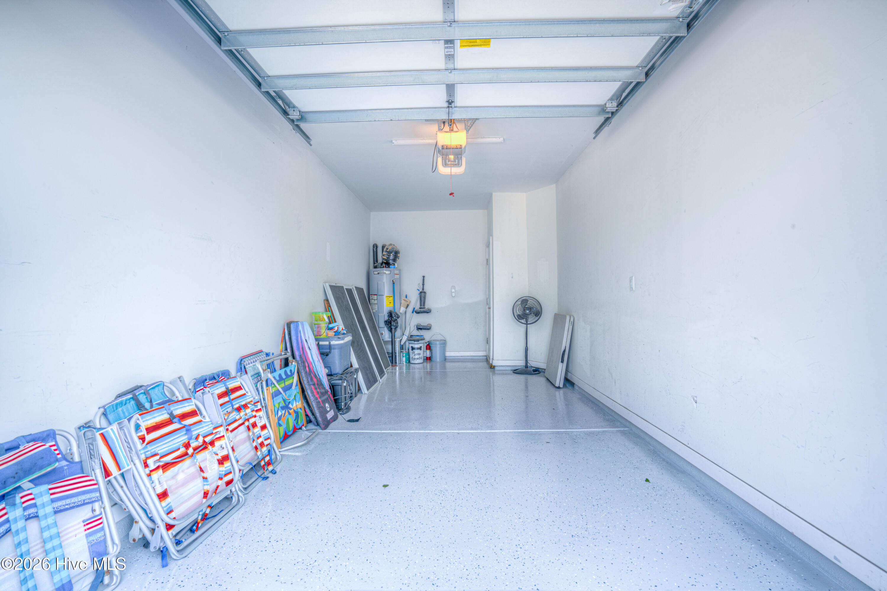 100569928 | Photo 20